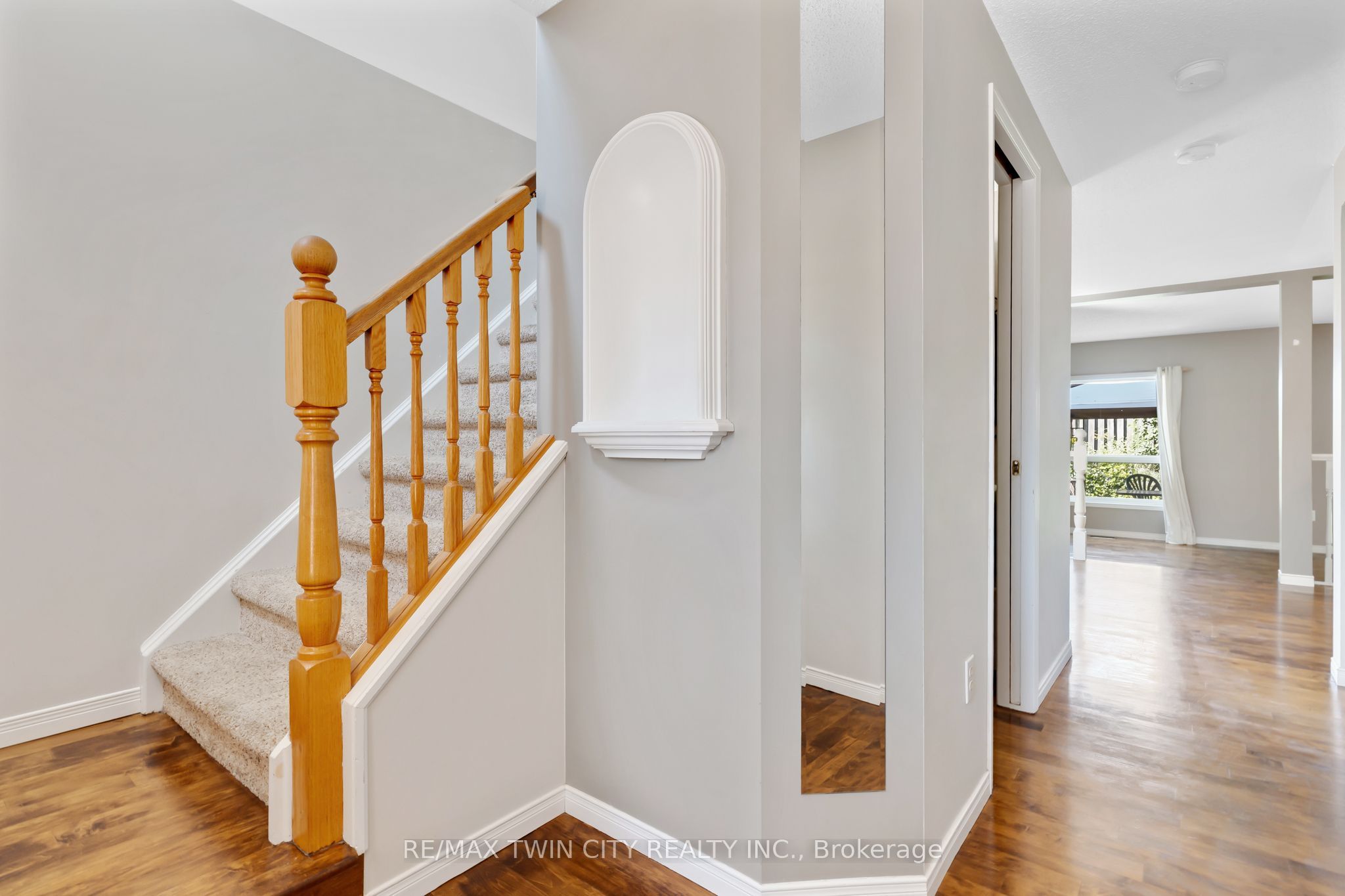 129 KOVAC Road, Cambridge, ON N1R 8K4 photo 3