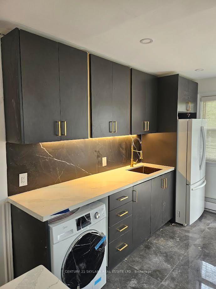 862 Armour Road, Peterborough, ON K9H 2A2 photo 3
