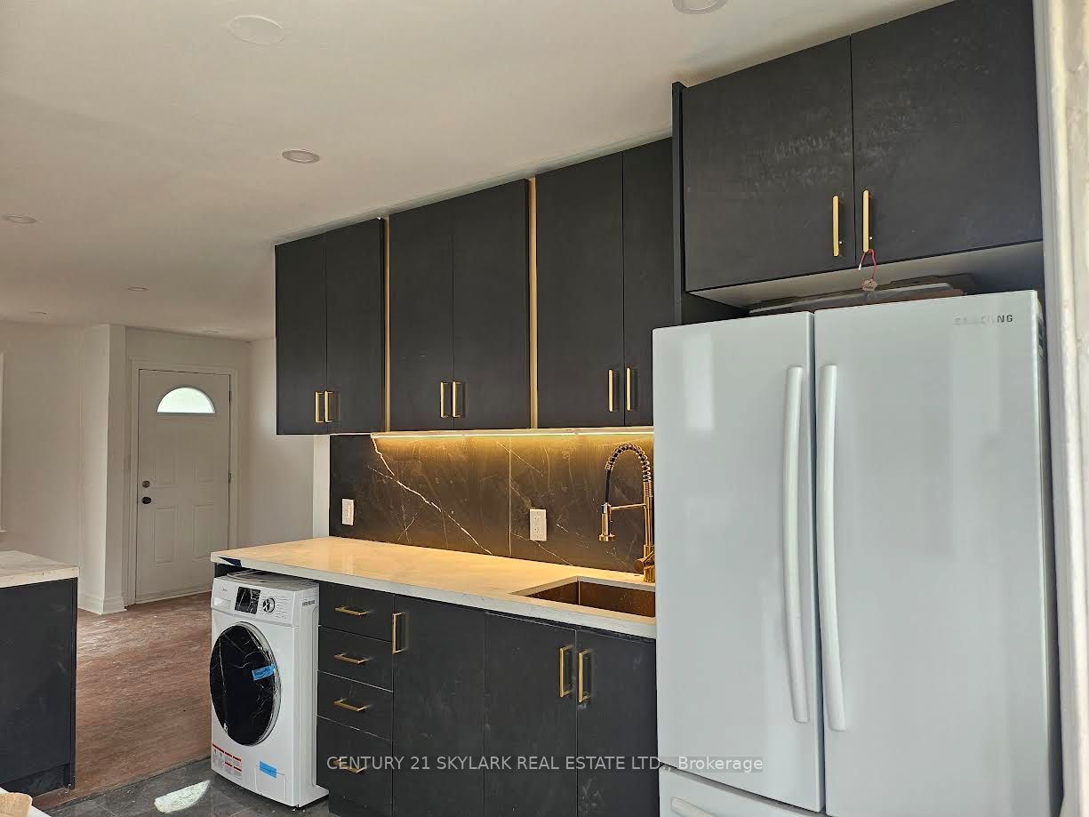 862 Armour Road, Peterborough, ON K9H 2A2 photo 5
