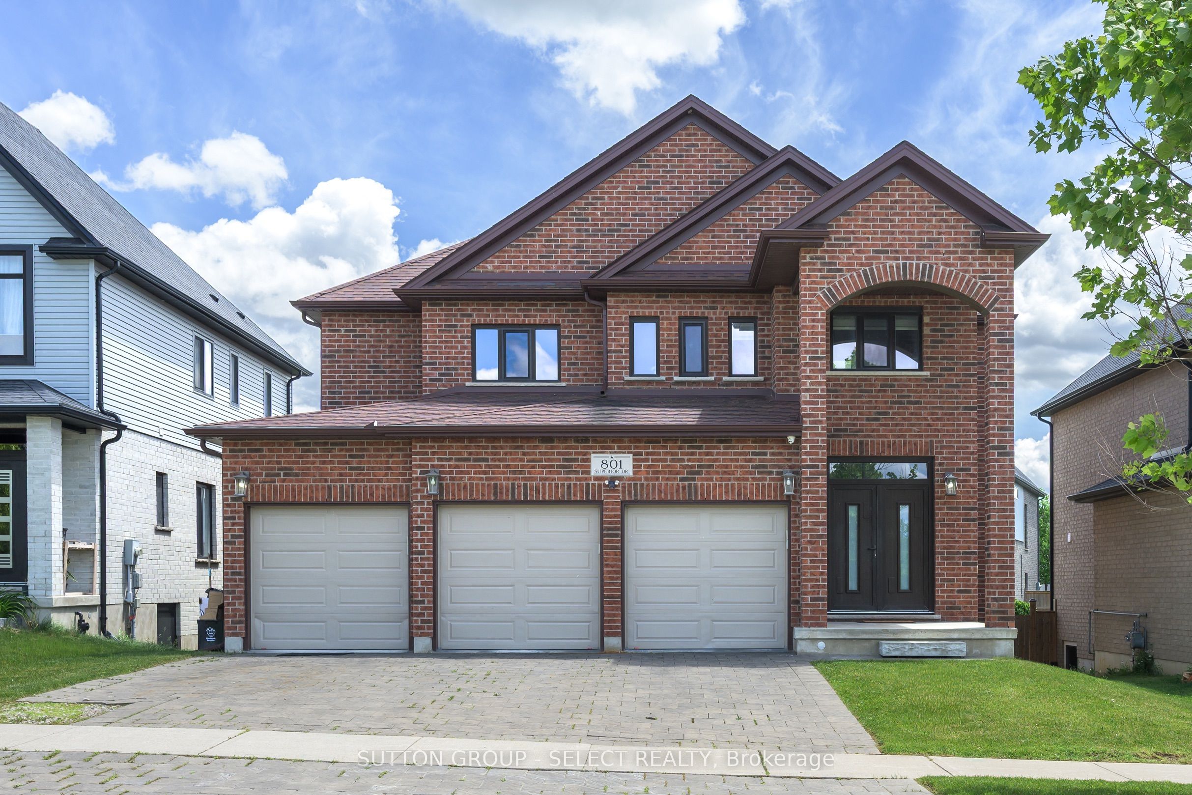 801 Superior Drive, London North, ON N5X 0M1