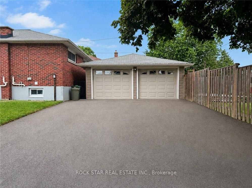 144 Winchester Boulevard, Hamilton, ON L8T 2N2 photo 3