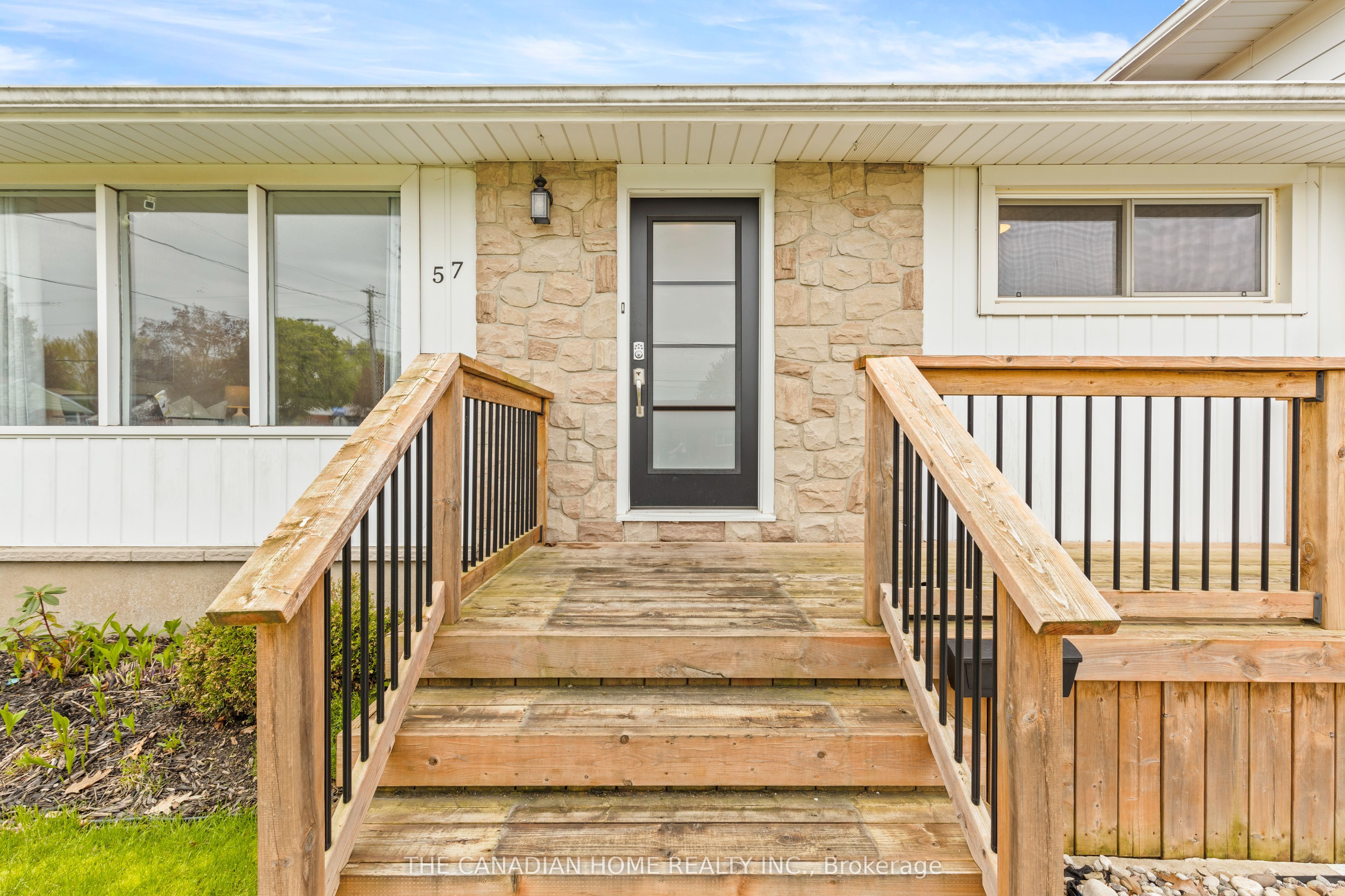 57 DEXTER Drive, Welland, ON L3C 4B7 photo 4