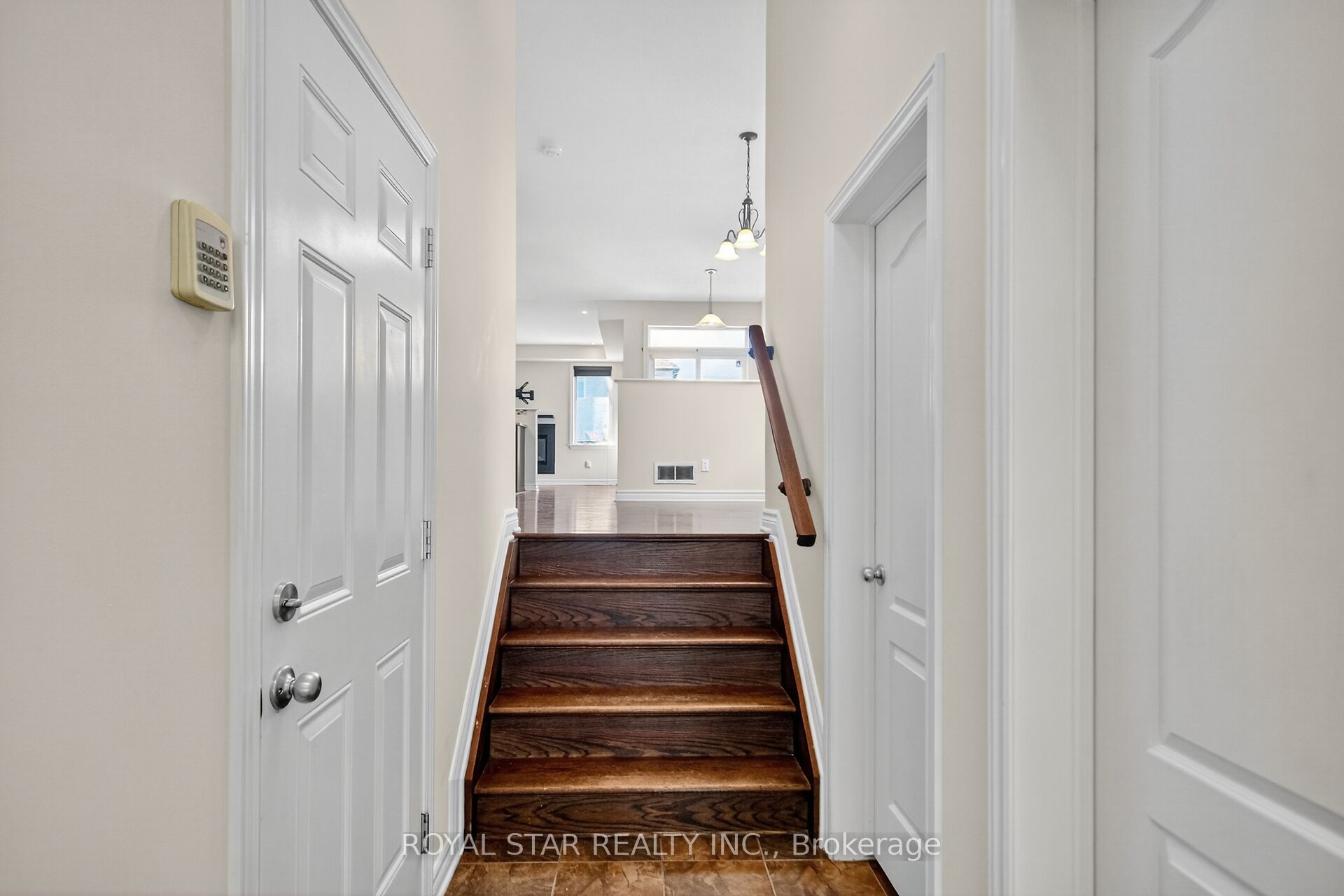 272 Broxburn Crescent, Barrhaven, ON K2J 0N8 photo 4
