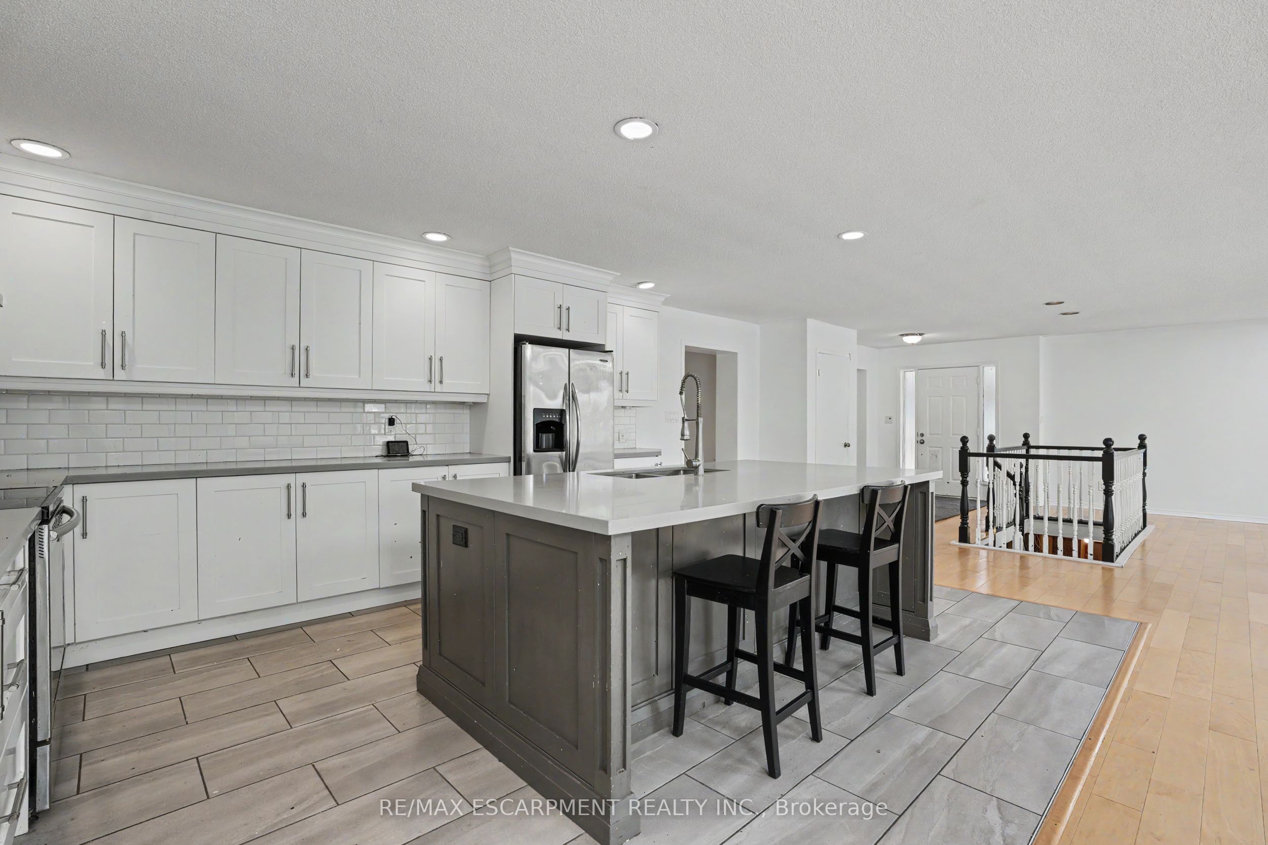 100 Hardale Crescent, Hamilton, ON L8T 1Y3 photo 4