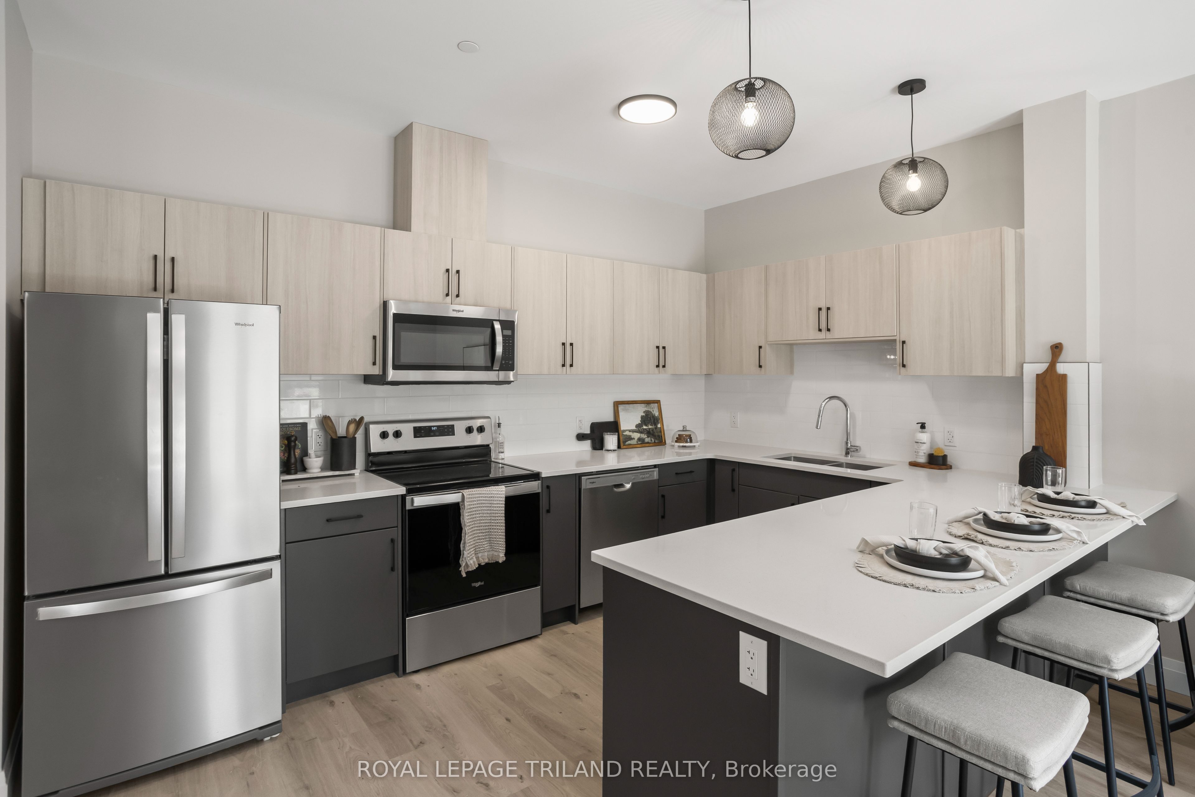 33318 RICHMOND Street 208, Lucan Biddulph, ON N0M 2J0 photo 5