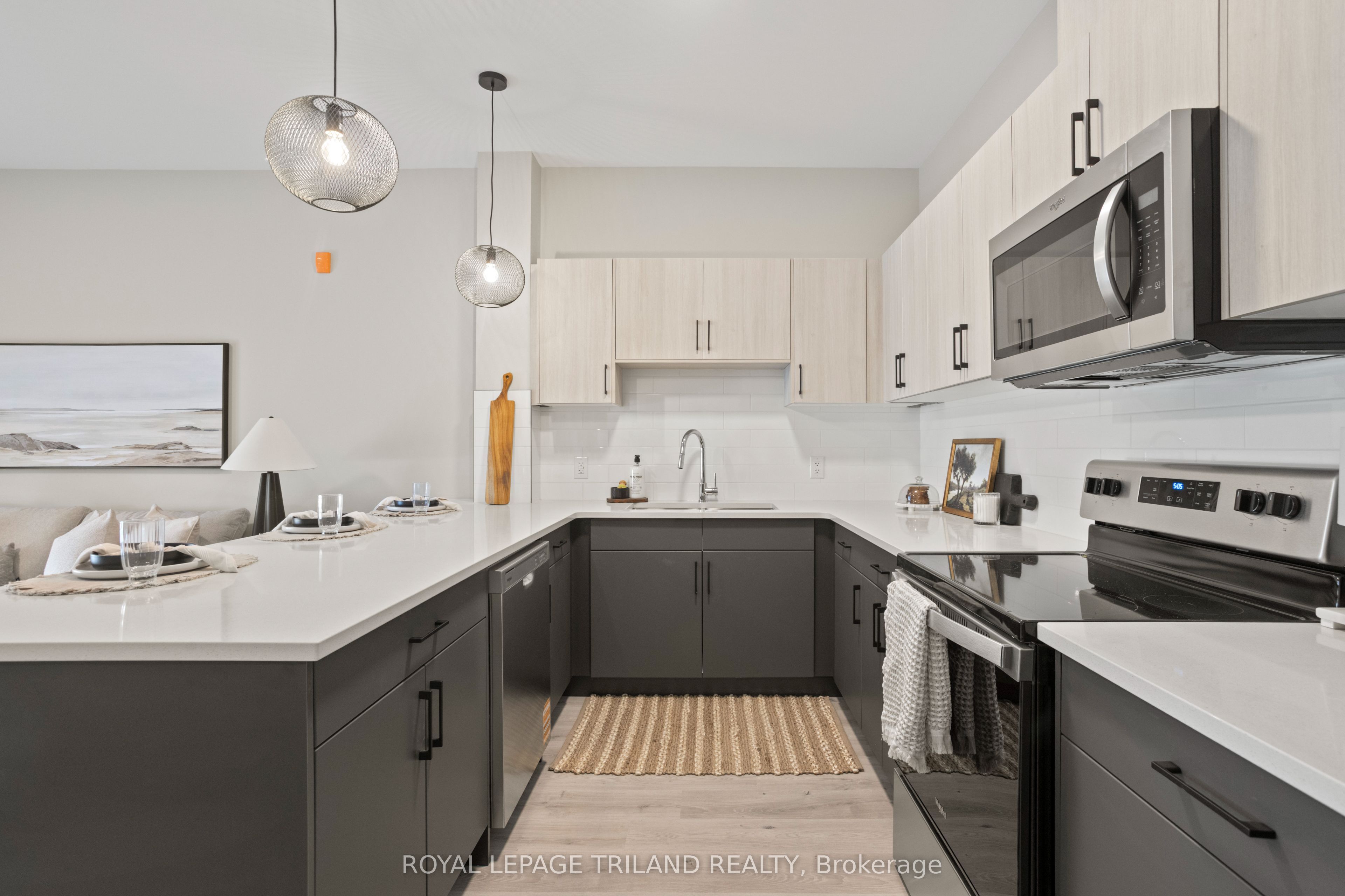 33318 Richmond Street 101, Lucan Biddulph, ON N0M 2J0 photo 2