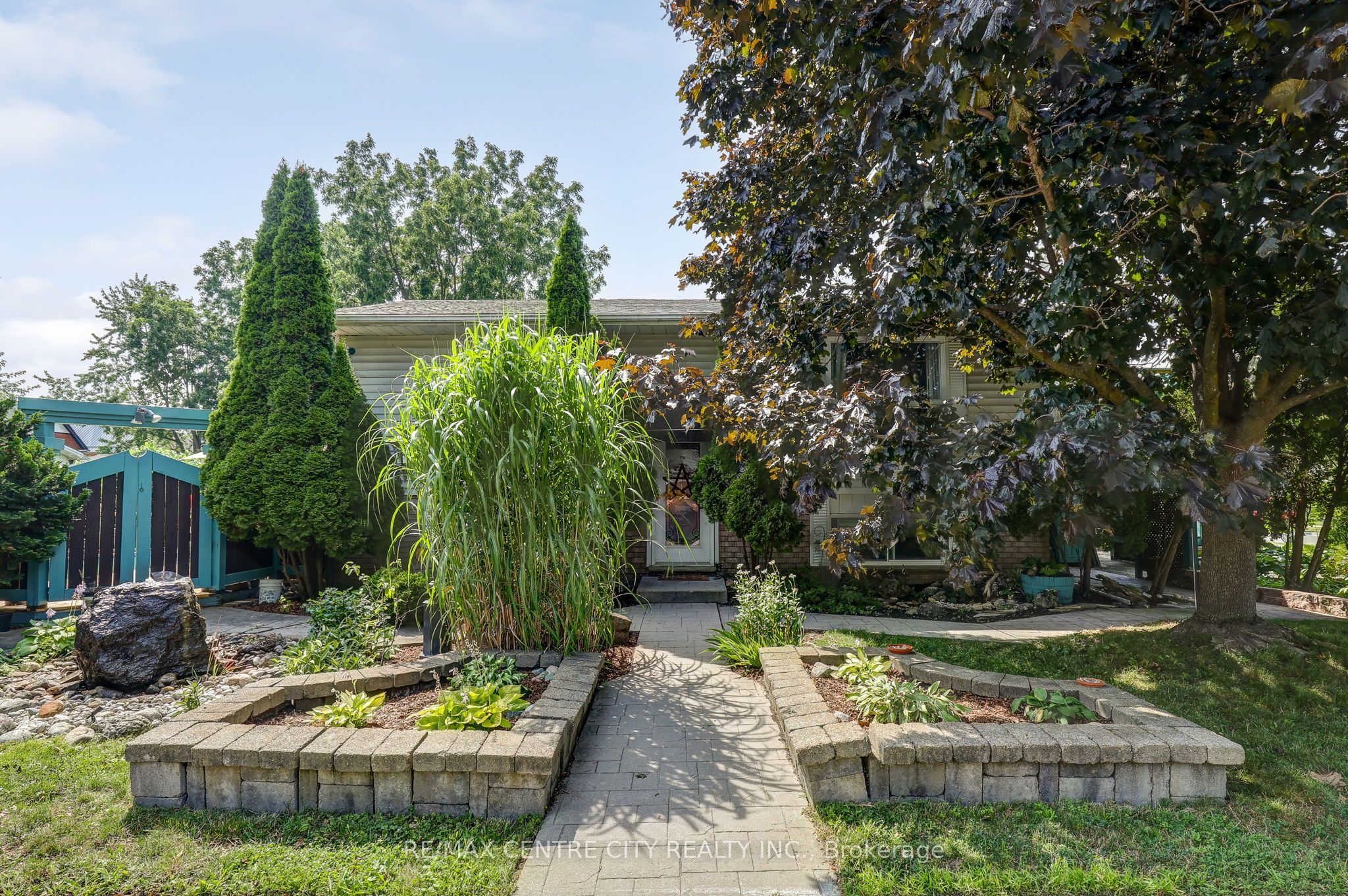 37 Fifth Avenue, St. Thomas, ON N5R 4C4