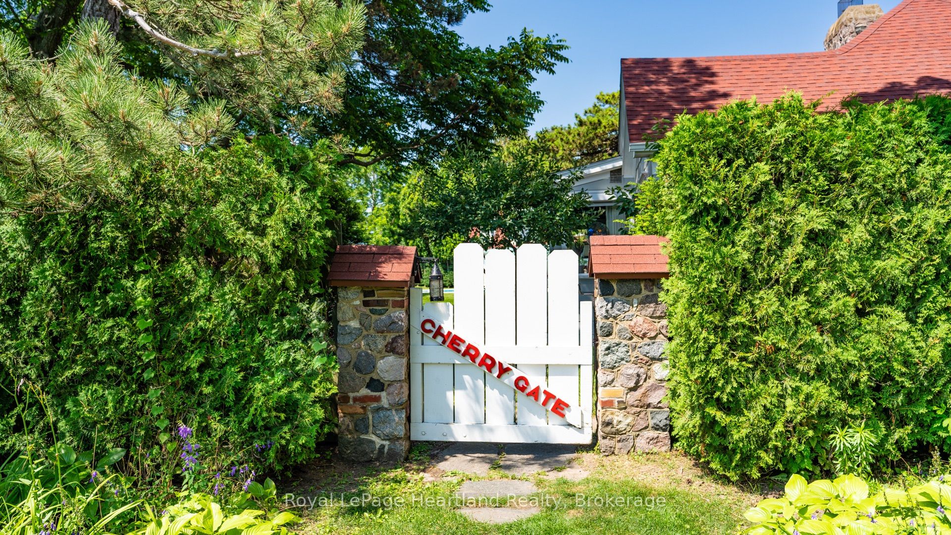 284 W Elgin Avenue W, Goderich, ON N7A 2G1 photo 2