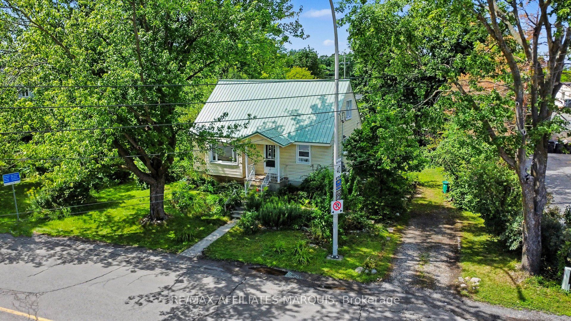 1 Withrow Avenue, Meadowlands - Crestview and Area, ON K2G 2H5