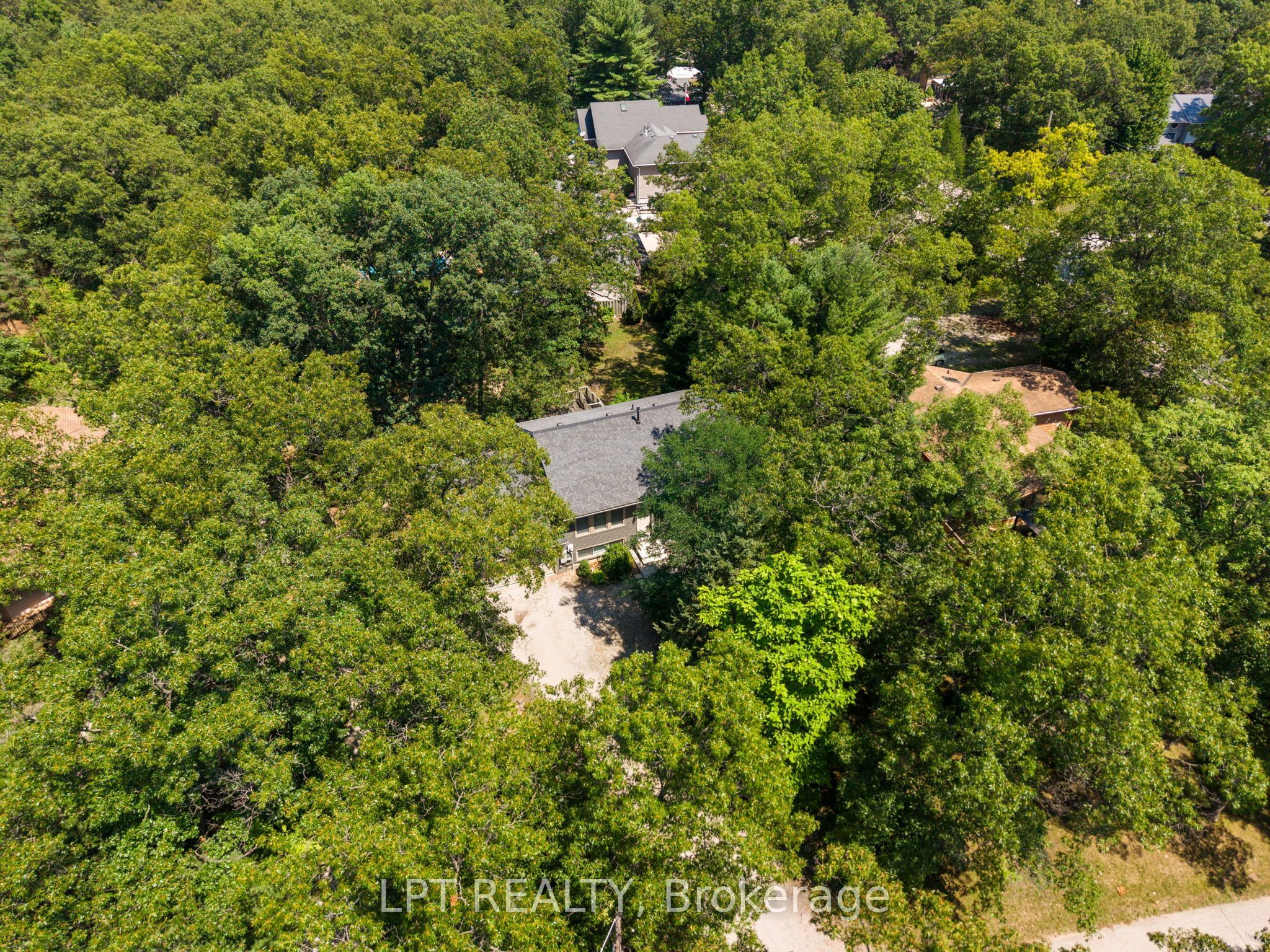 7806 Alfred Crescent, Lambton Shores, ON N0M 2L0 photo 5