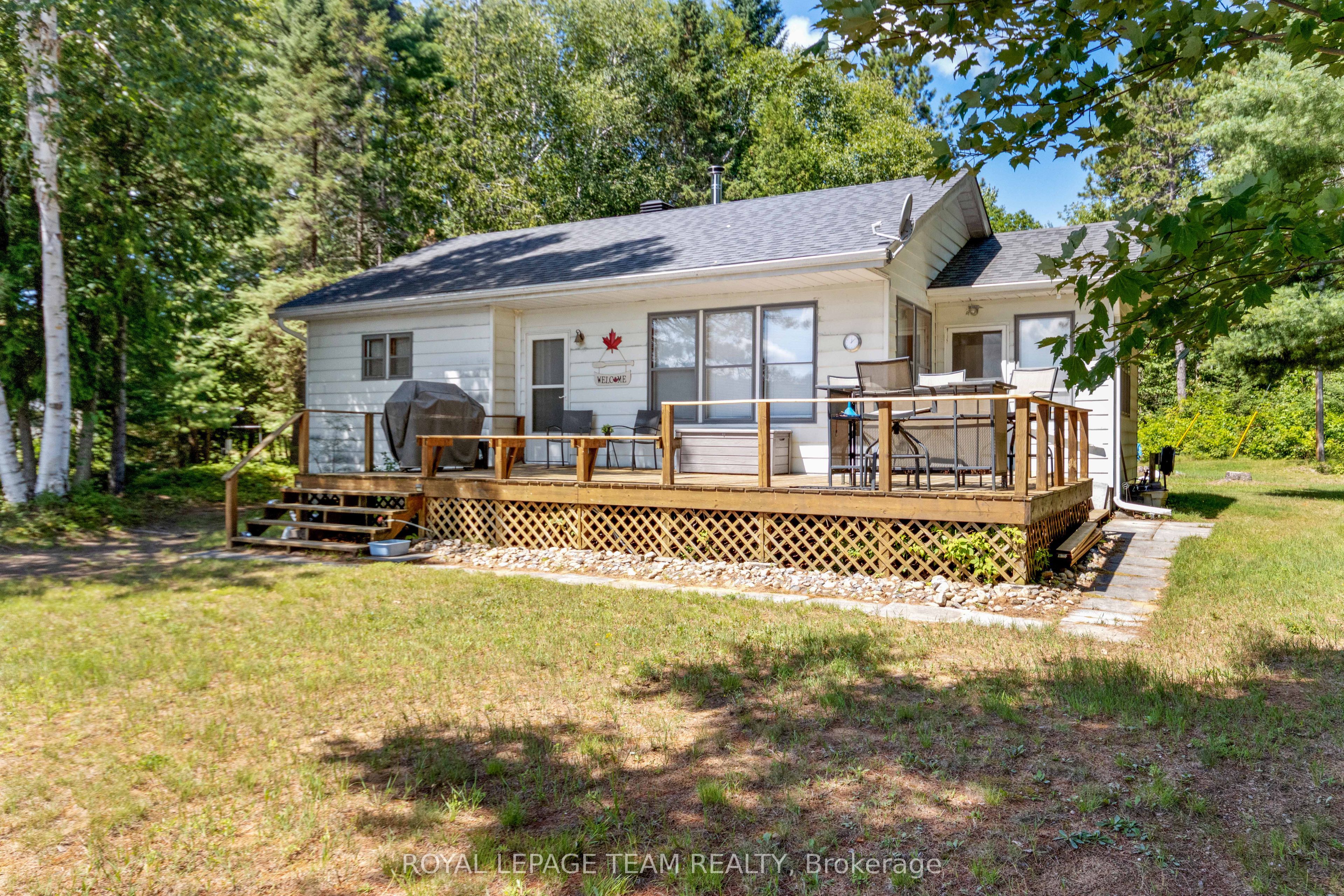 302 Long Lake Road, Madawaska Valley, ON K0J 1B0 photo 2
