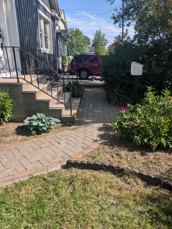 4774 THIRD Avenue, Niagara Falls, ON L2E 4L6 photo 2