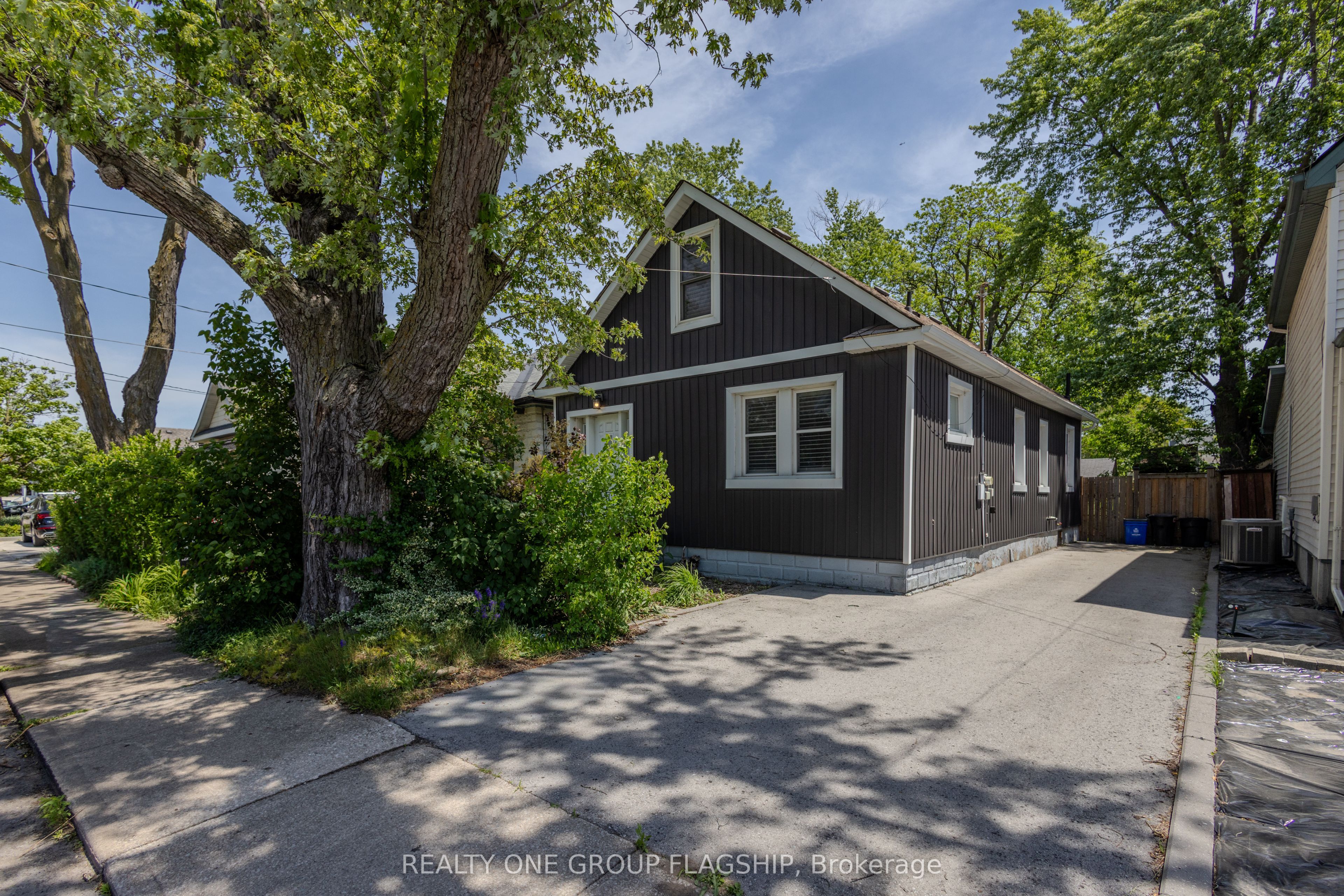 4774 THIRD Avenue, Niagara Falls, ON L2E 4L6 photo 3