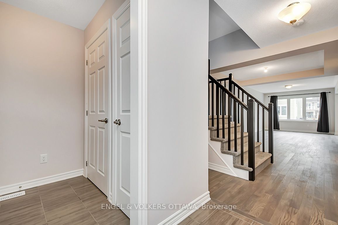 135 Lanceleaf Way, Kanata, ON K2V 0K7 photo 3