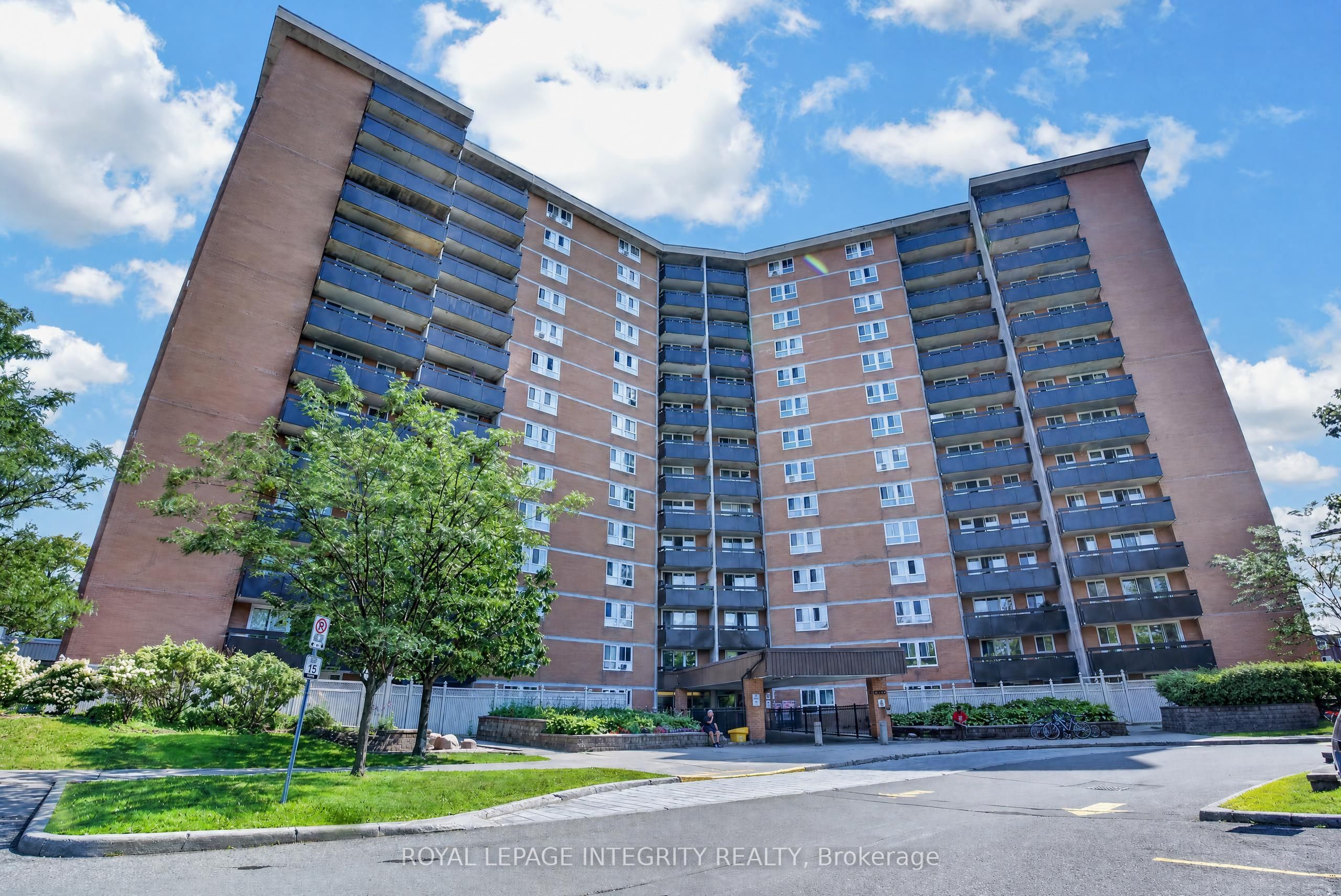 2000 Jasmine Crescent 606, Beacon Hill North - South and Area, ON K1J 8K4