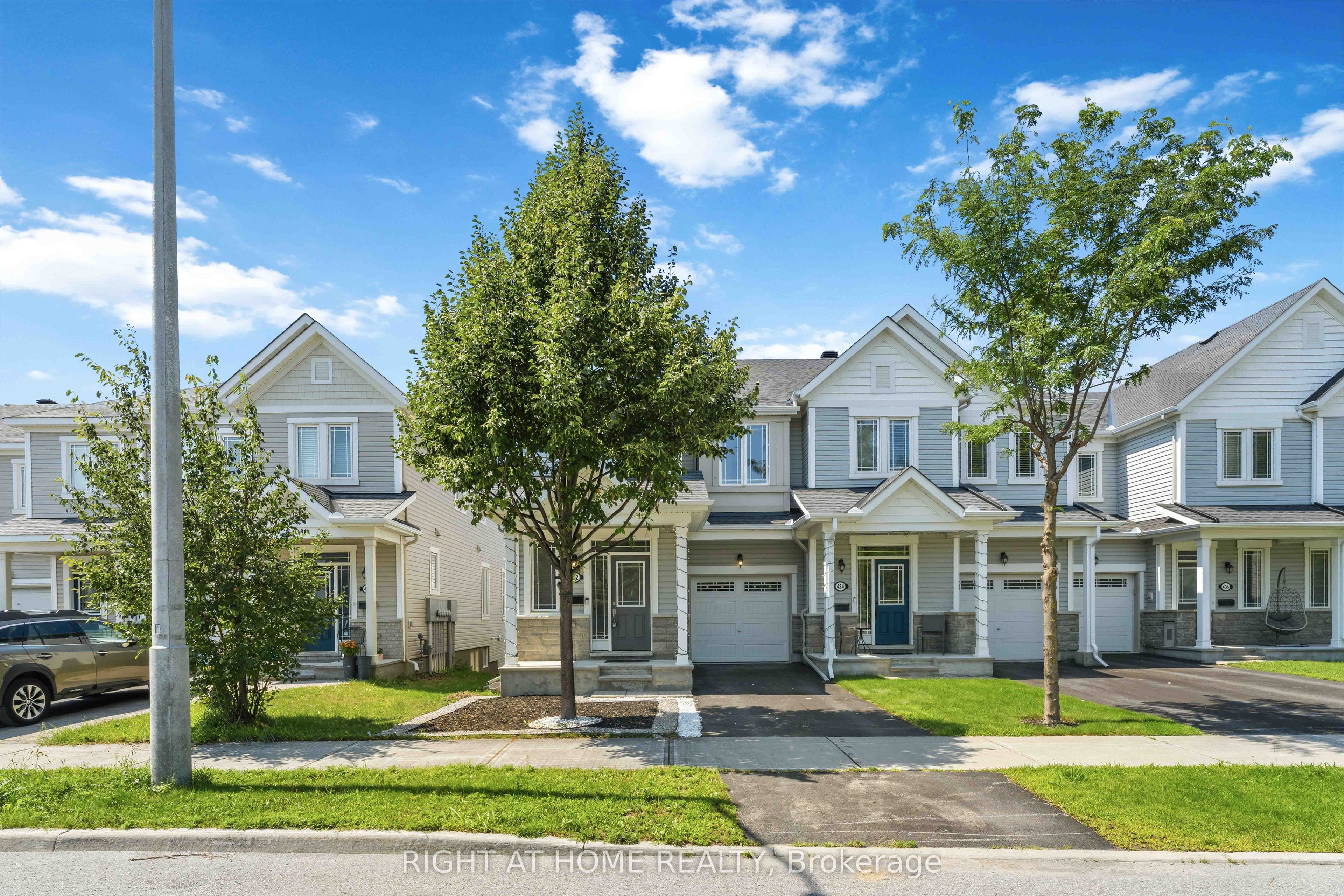 432 MEADOWBREEZE Drive, Kanata, ON K2M 0L2