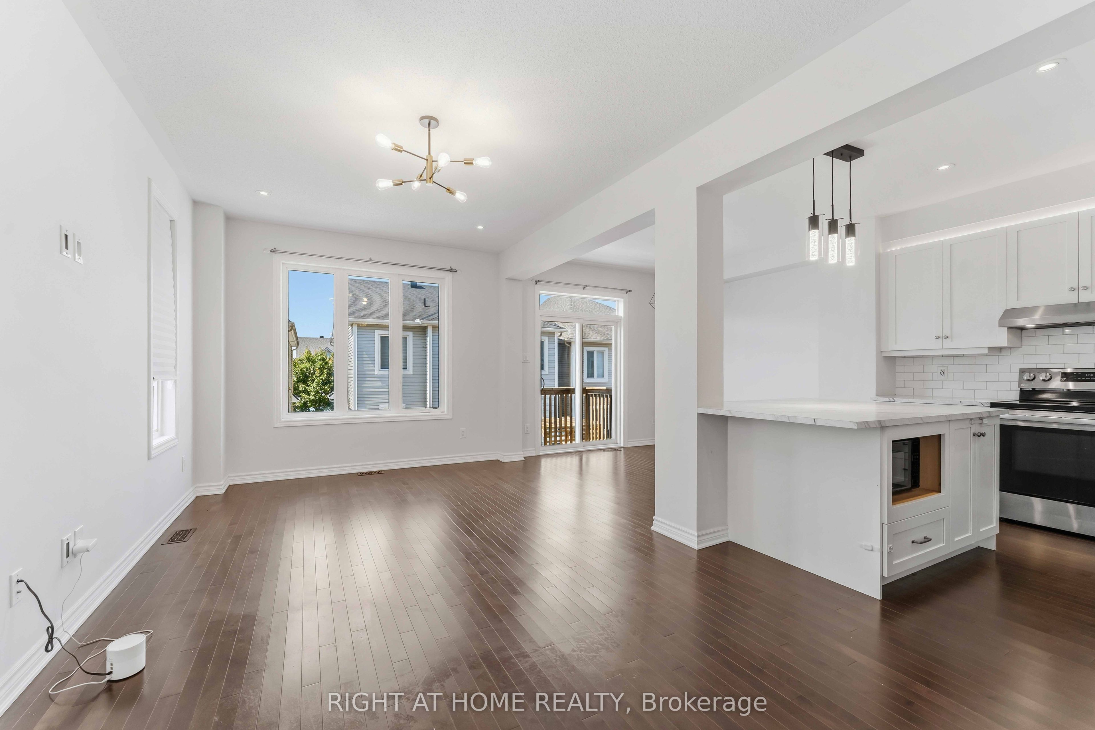 432 MEADOWBREEZE Drive, Kanata, ON K2M 0L2 photo 3