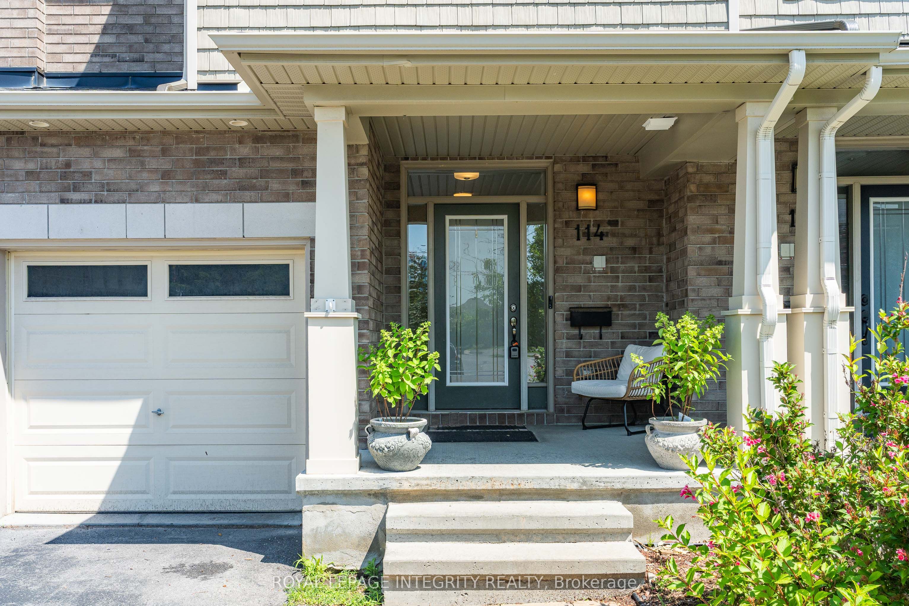 114 Hawkeswood Drive, Blossom Park - Airport and Area, ON K4M 0C1 photo 2