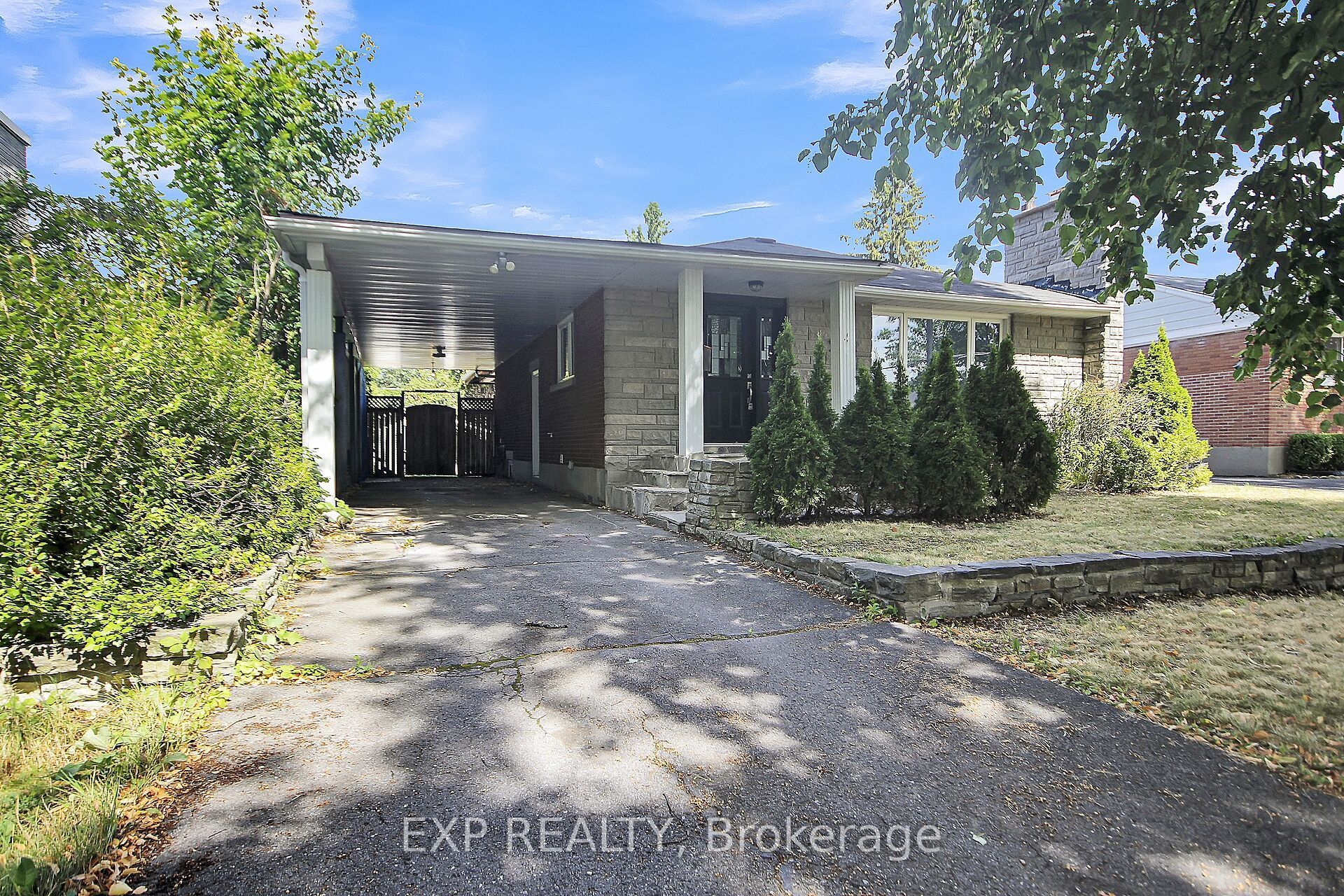 2247 Miramichi Street, Parkway Park - Queensway Terrace S and Area, ON K2C 0Z1 photo 2