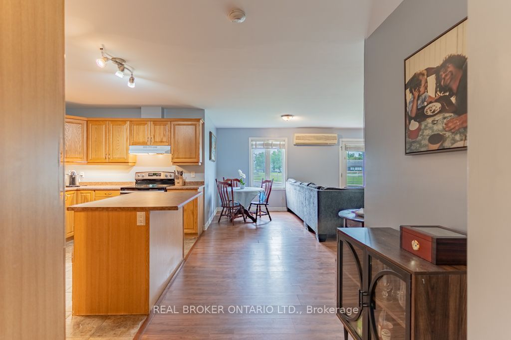 32 La Croisee Street 103, Russell, ON K0A 1W0 photo 4