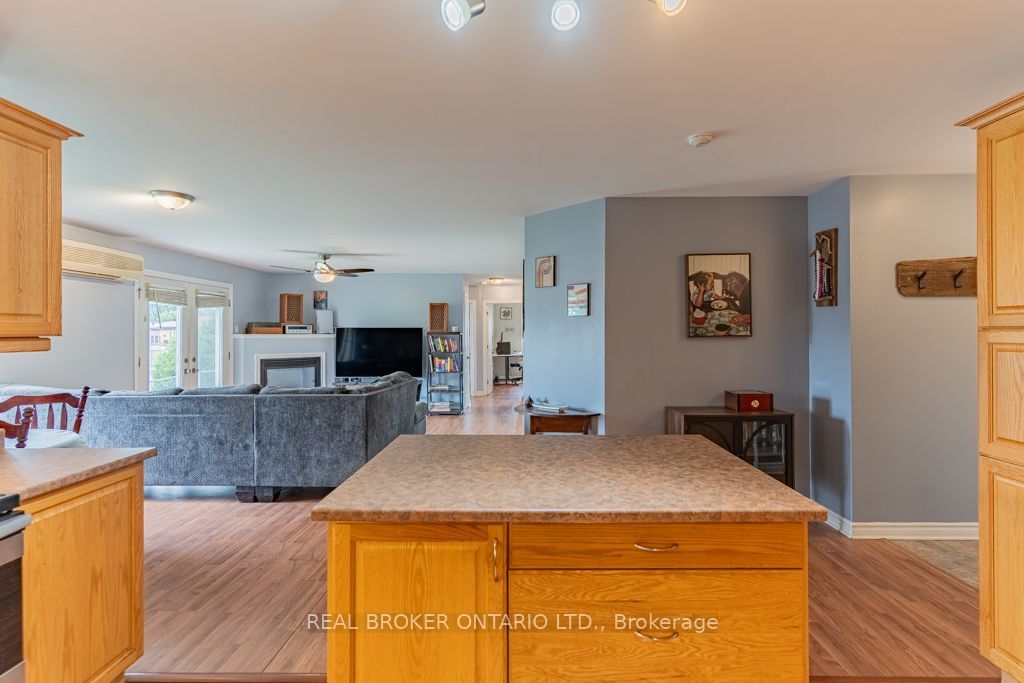 32 La Croisee Street 103, Russell, ON K0A 1W0 photo 5