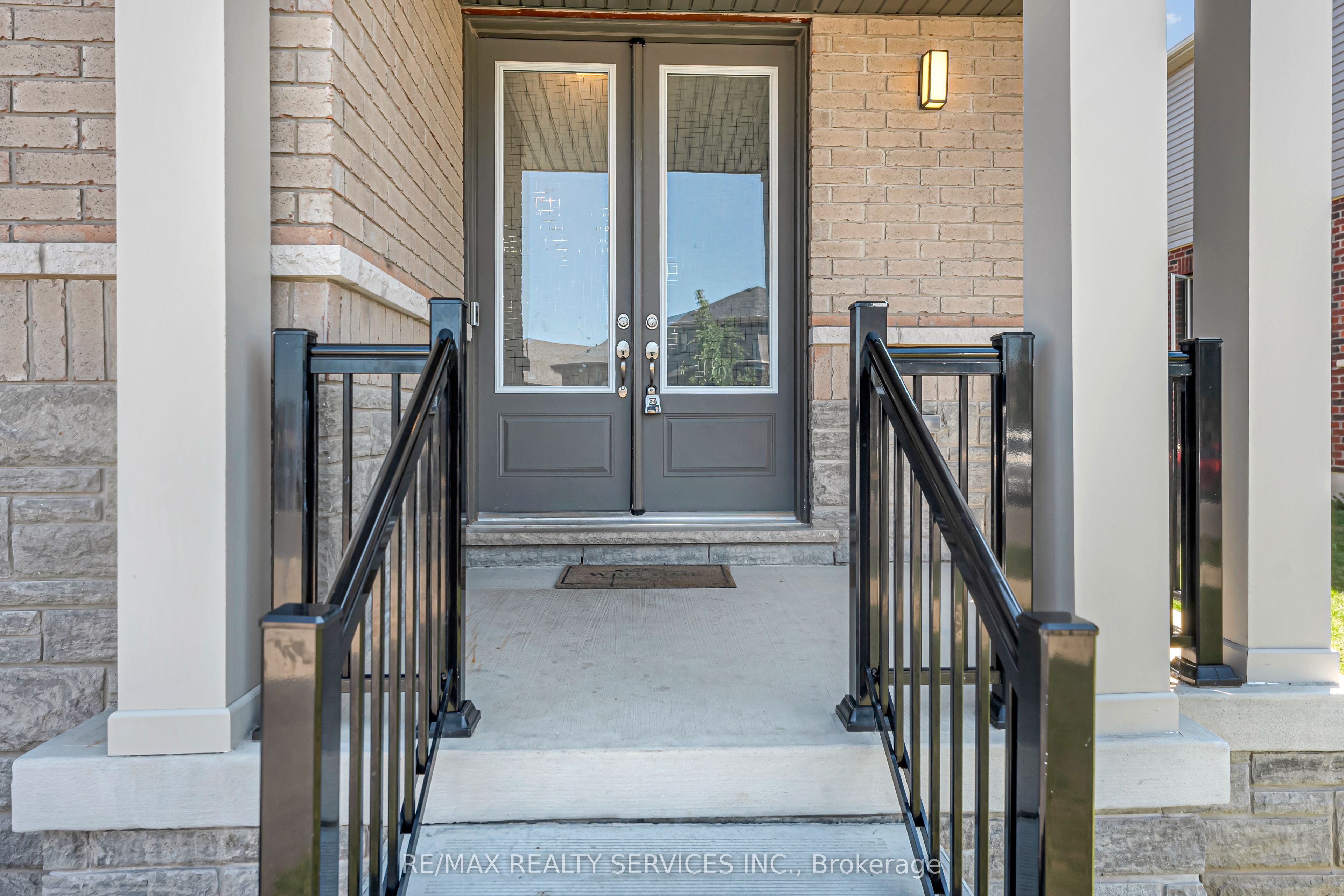 13 STEADMAN Street S, Cambridge, ON N1S 0C7 photo 3