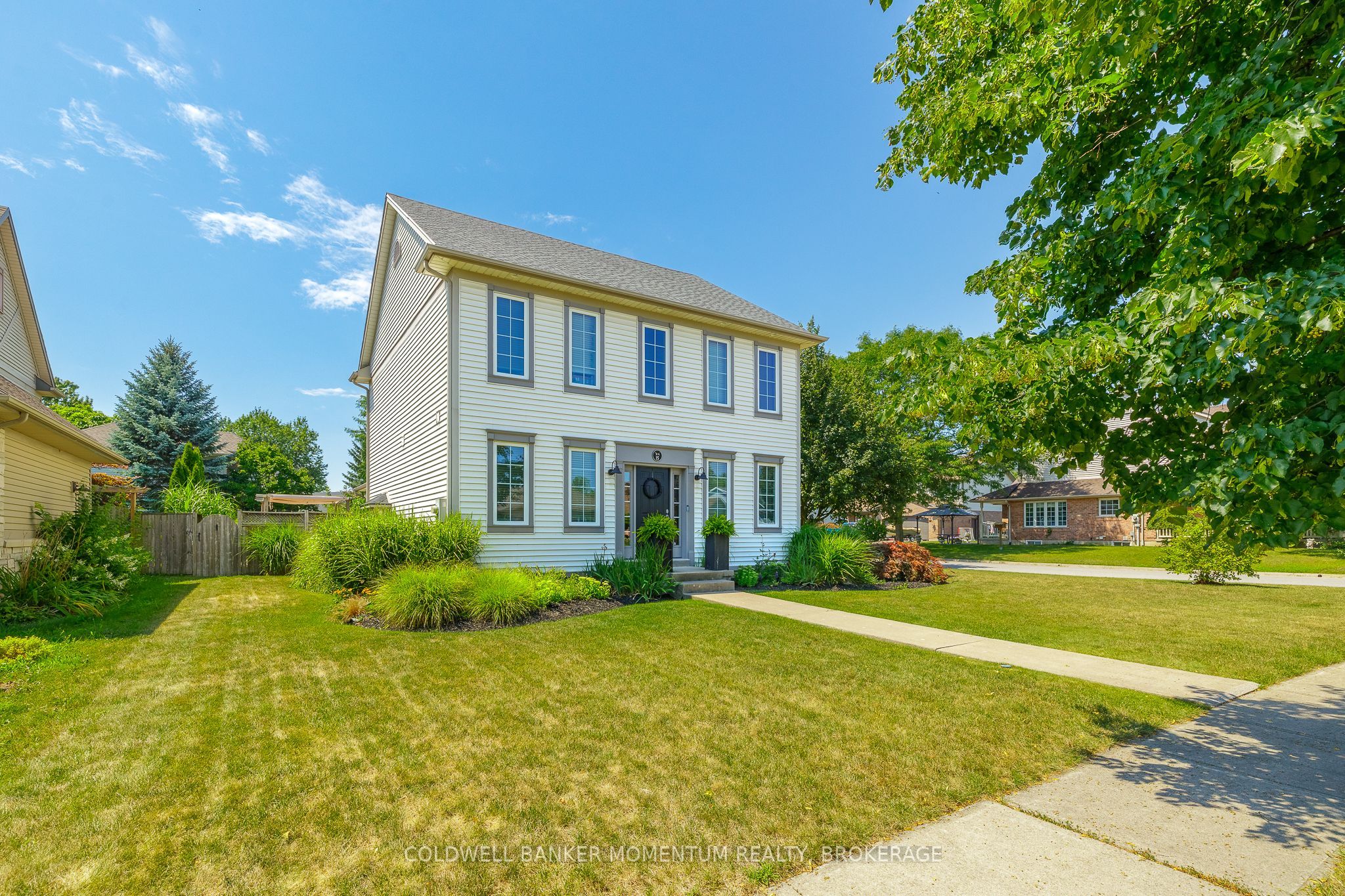 15 Virginia Street, Welland, ON L3C 7A5 photo 2