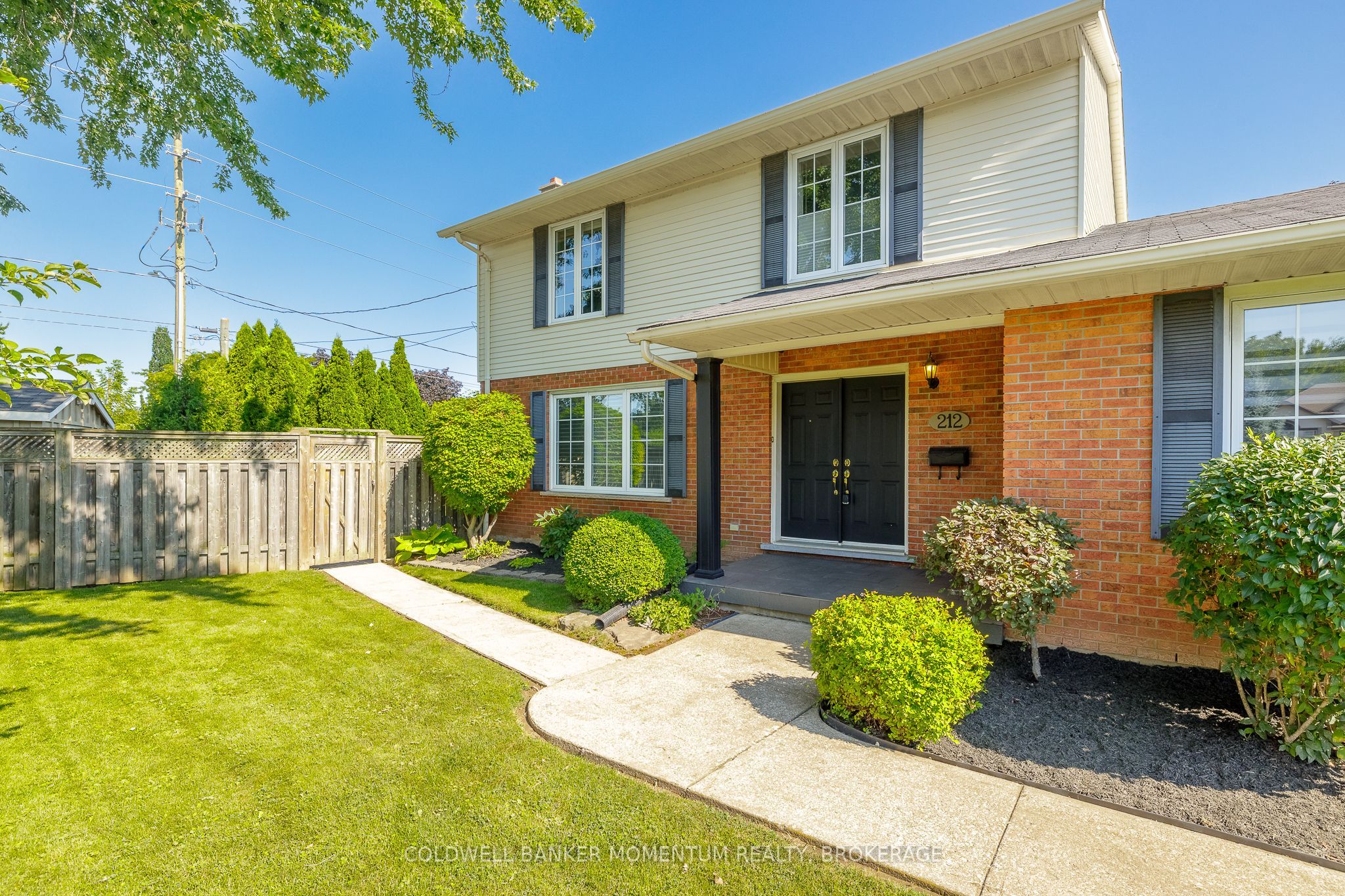 212 Livingston Avenue, Grimsby, ON L3M 4V8 photo 4