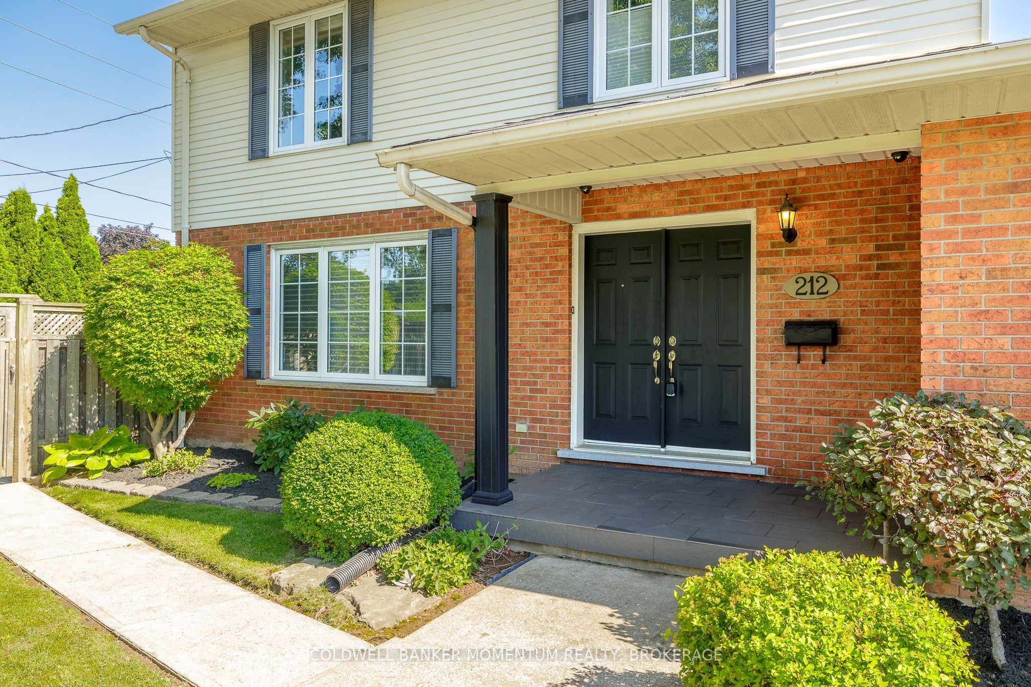 212 Livingston Avenue, Grimsby, ON L3M 4V8 photo 5