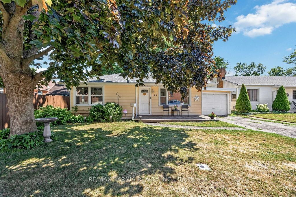 298 Lorne Avenue, Chatham-Kent, ON N8A 3Z2 photo 2