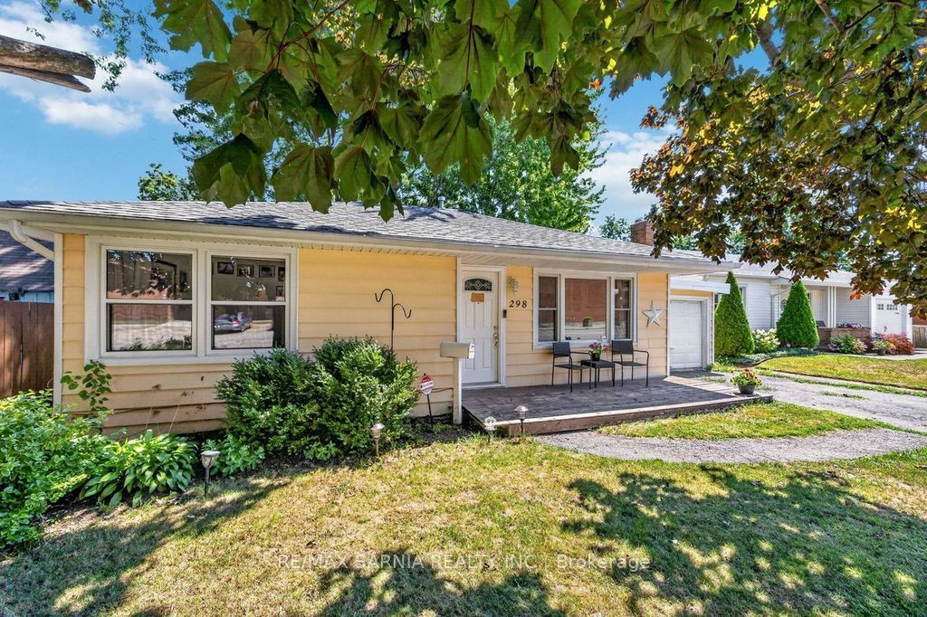 298 Lorne Avenue, Chatham-Kent, ON N8A 3Z2 photo 3