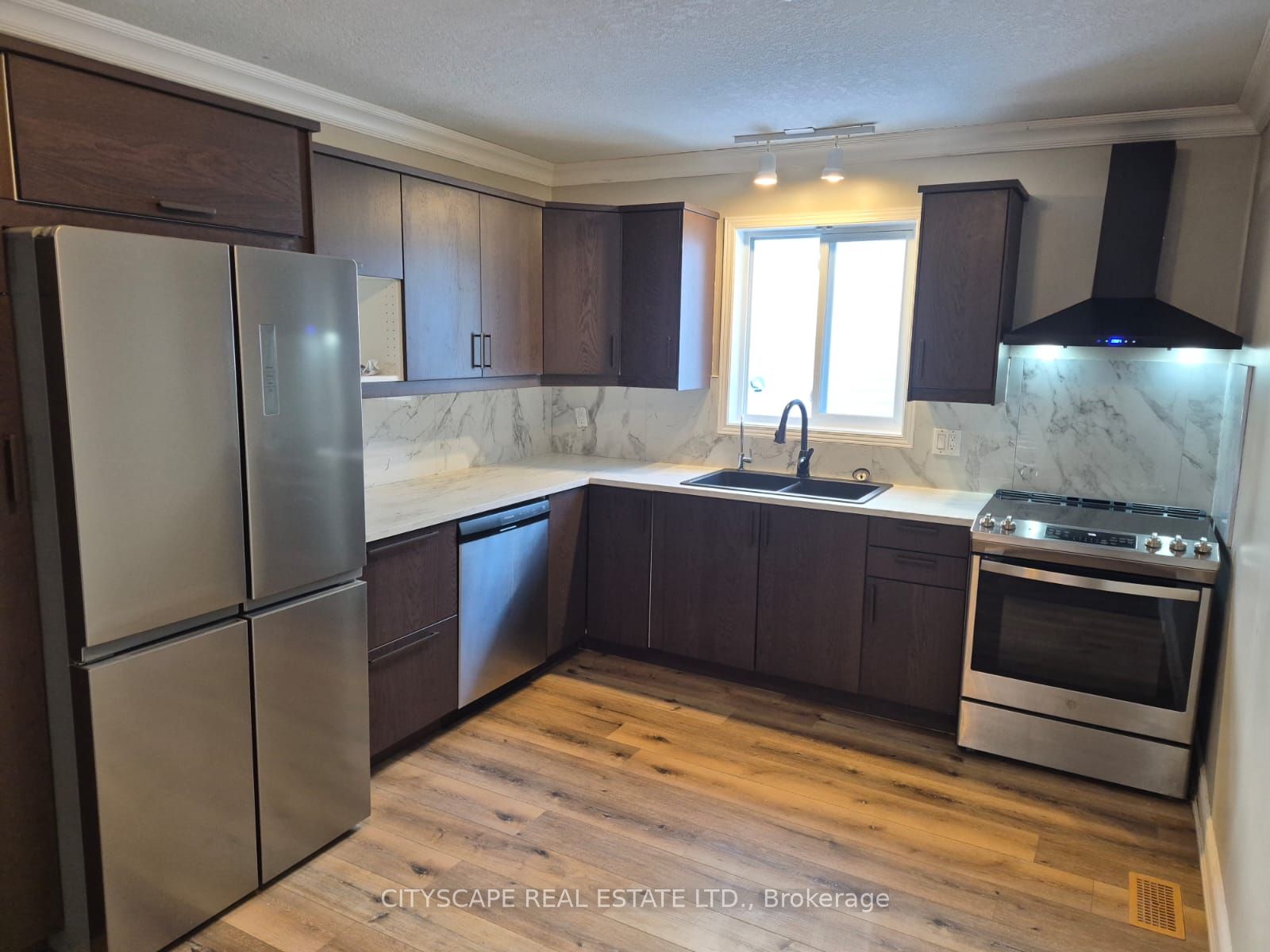 60 Castlewood Place, Cambridge, ON N1R 8K6 photo 4