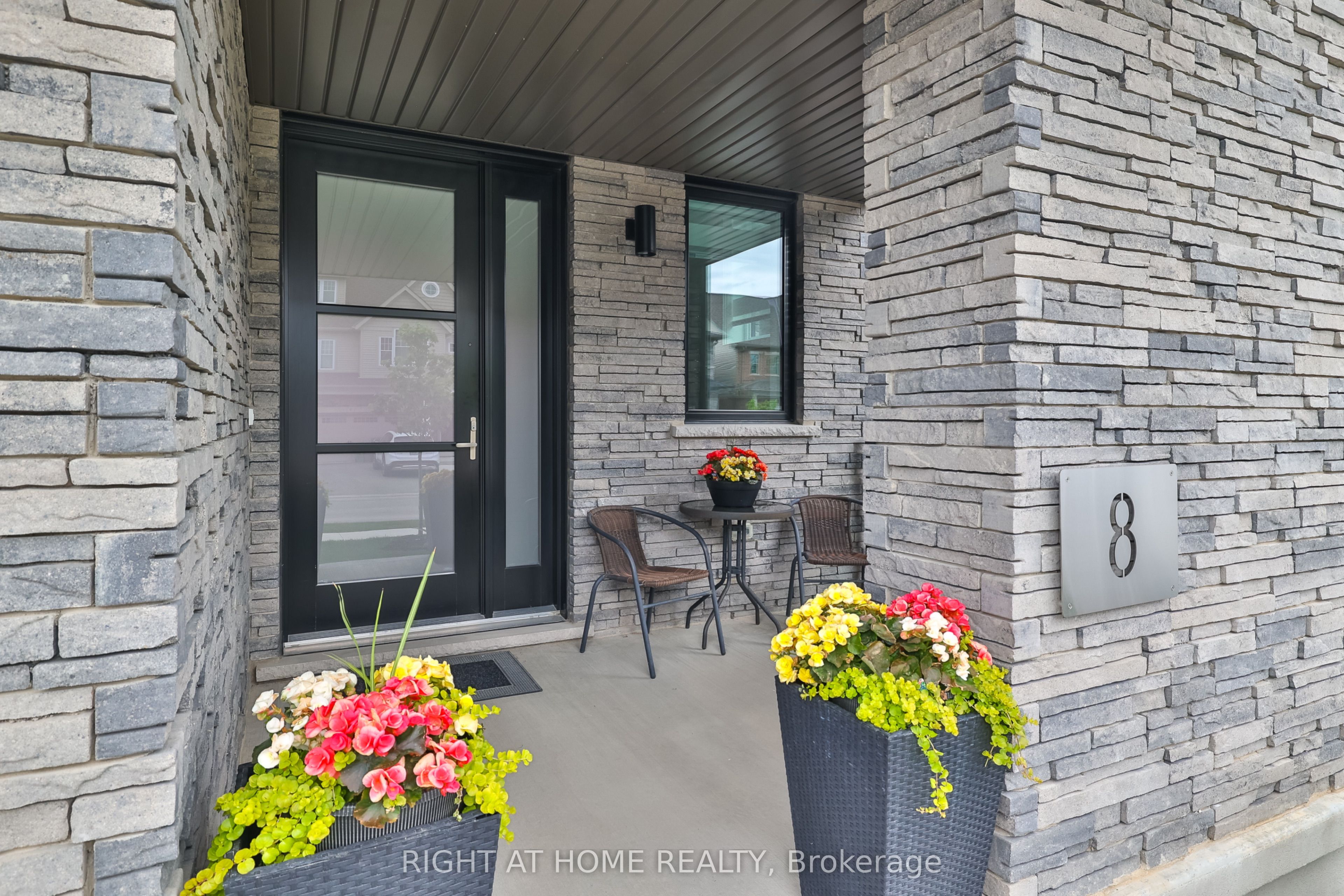 8 Ryder Avenue, Guelph, ON N1G 0H3 photo 2