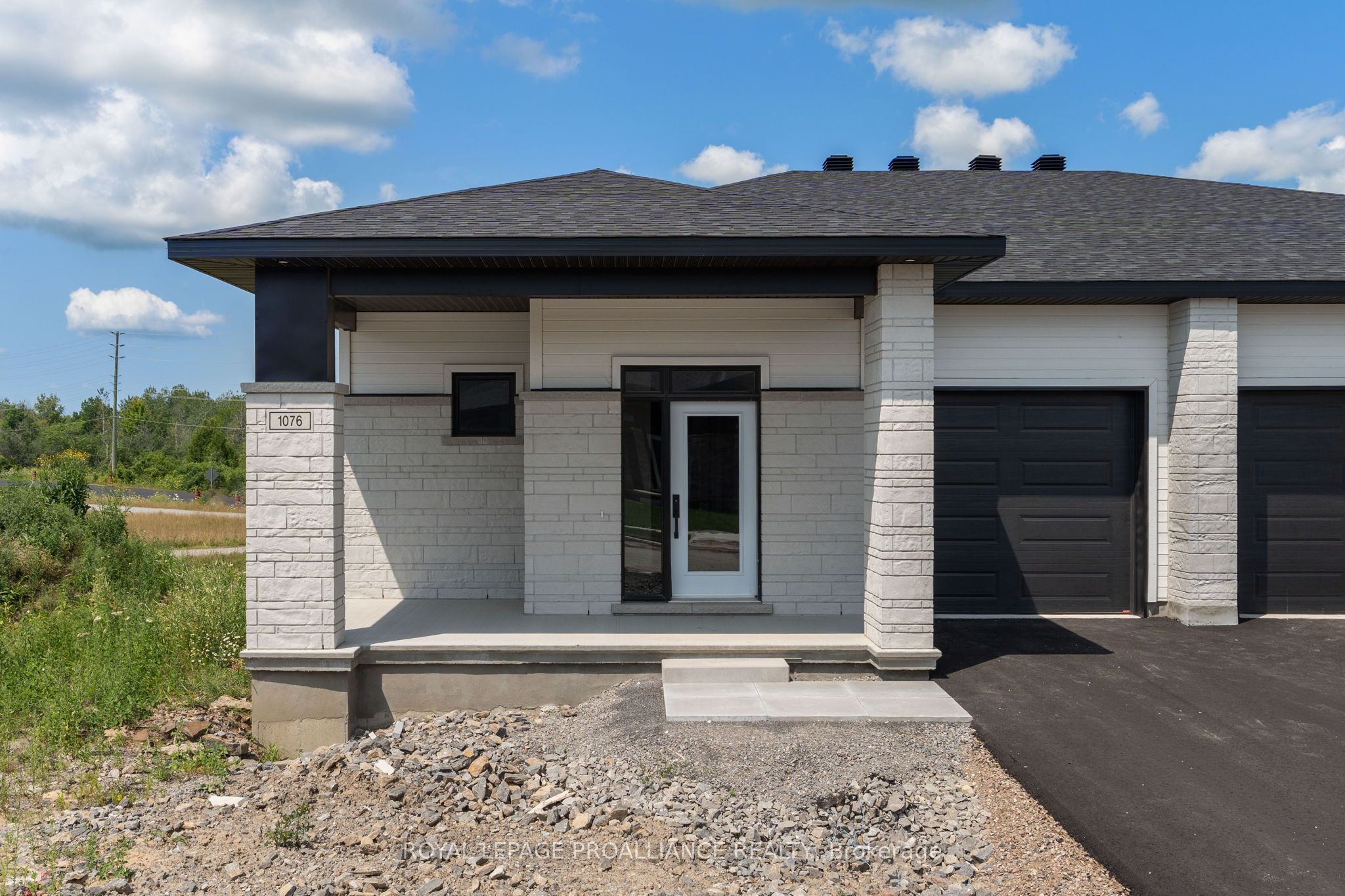 1076 Moore Street, Brockville, ON K0E 0H2