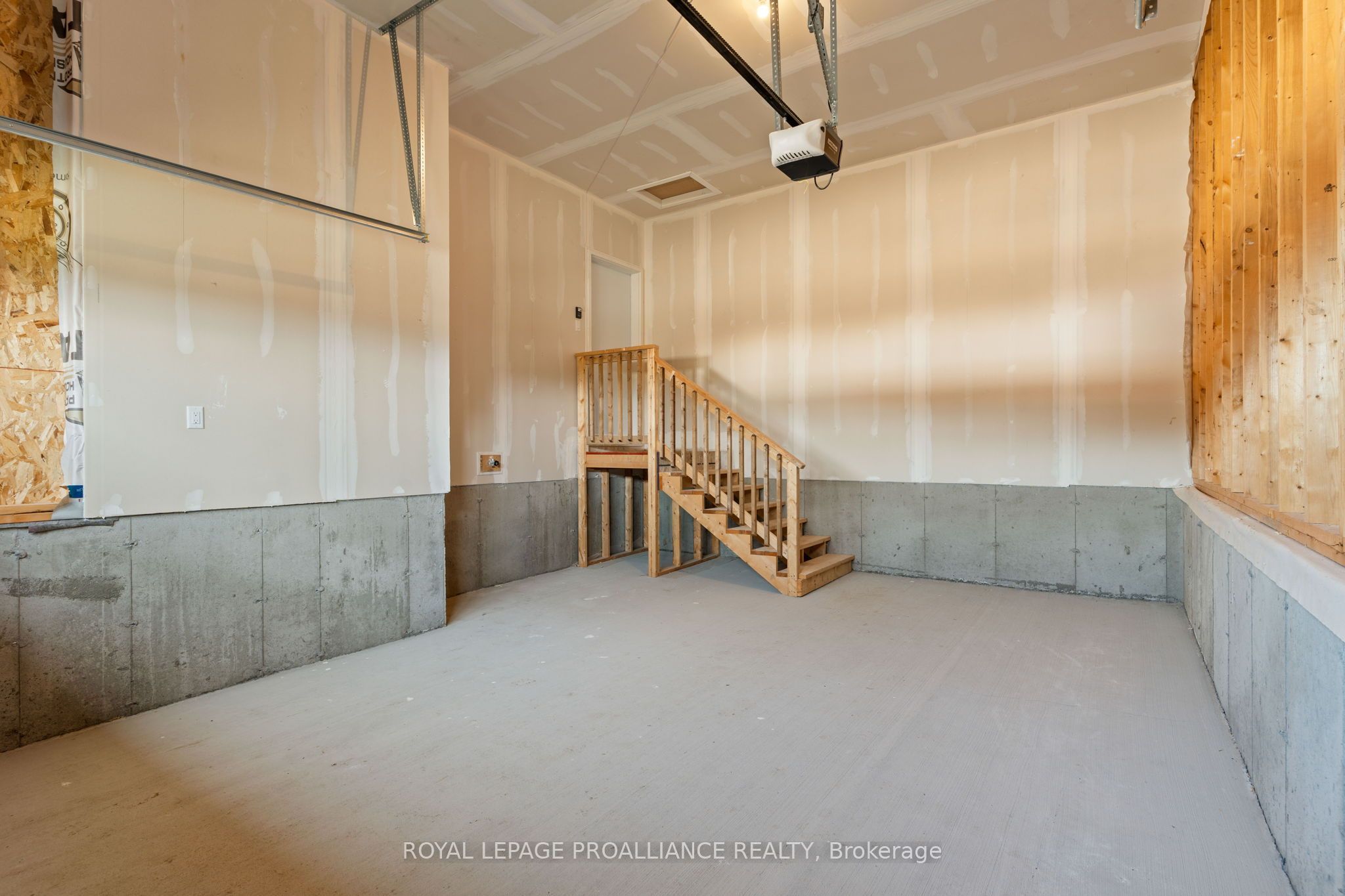 1054 Turner Drive, Brockville, ON K6V 0G8 photo 4