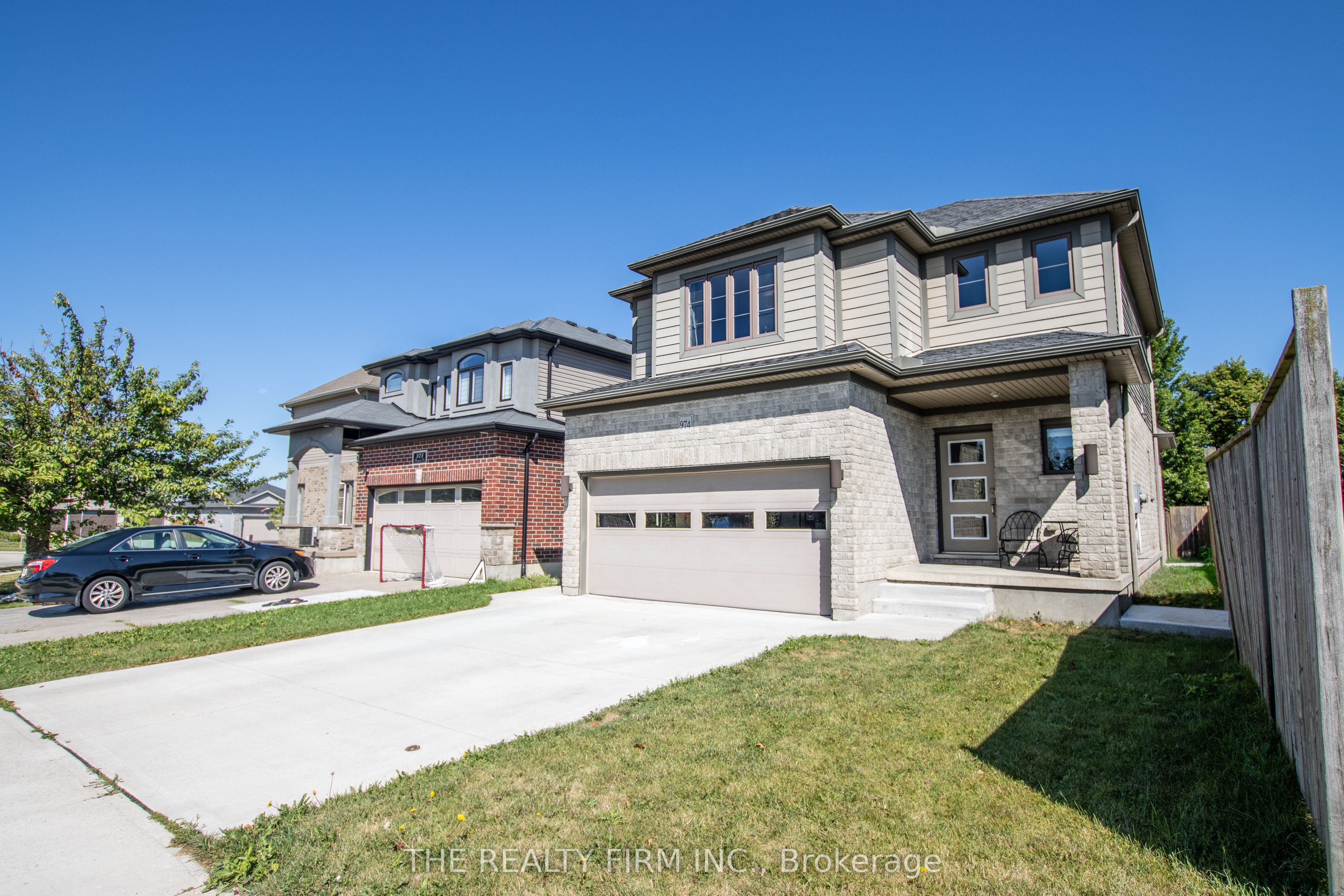 974 Bluegrass Drive, London North, ON N6H 0C9 photo 2