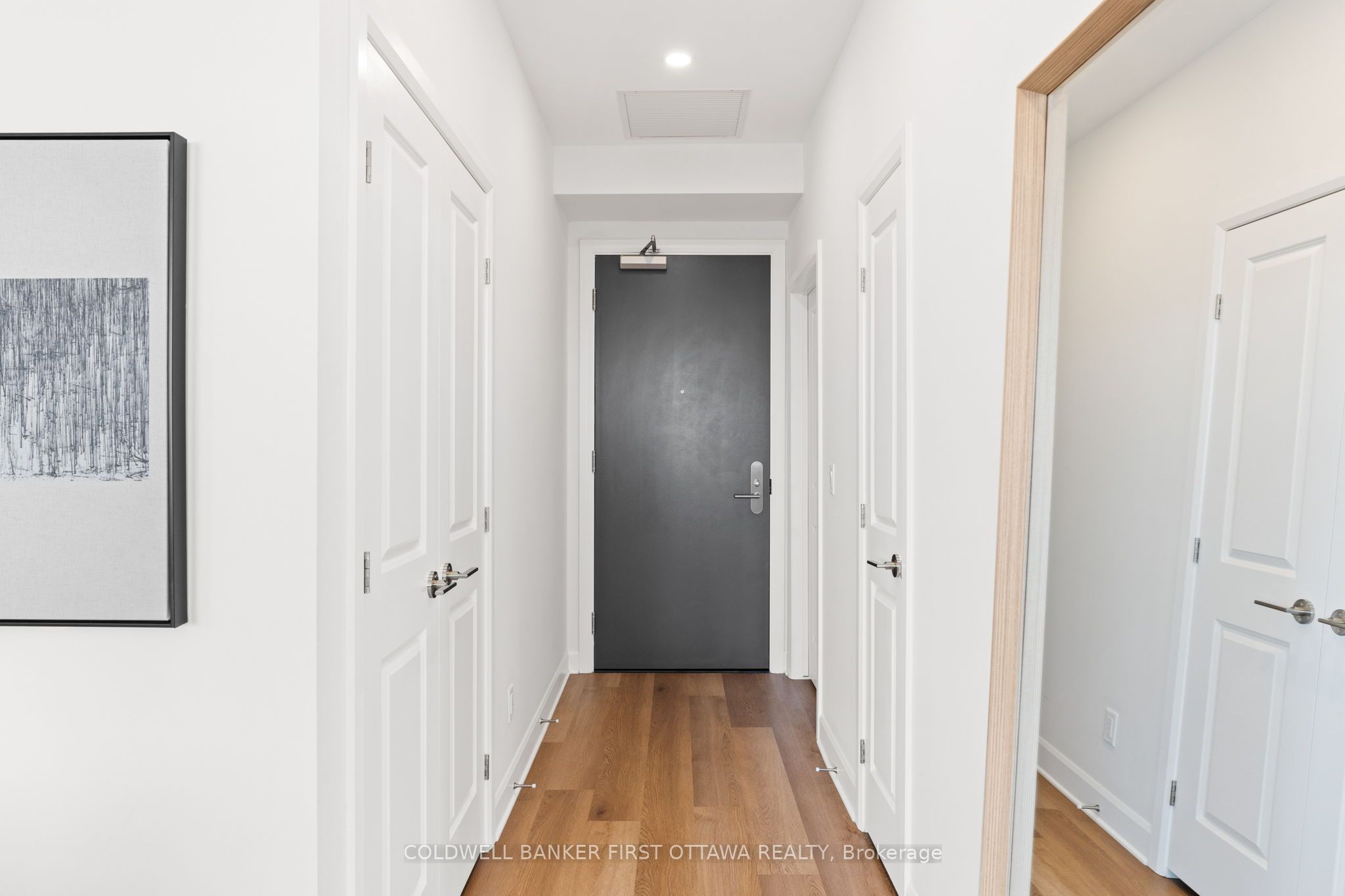 530 PIMIWIDON Street 208, Manor Park - Cardinal Glen and Area, ON K1K 5B4 photo 2