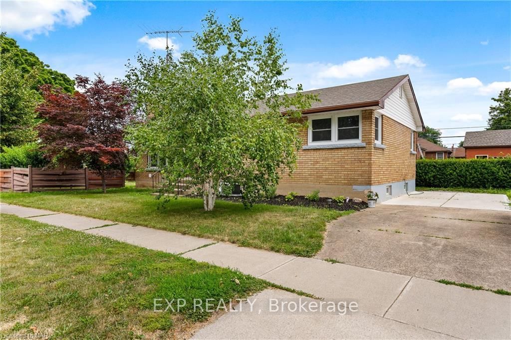 92 Margery Avenue, St. Catharines, ON L2R 6K1 photo 2