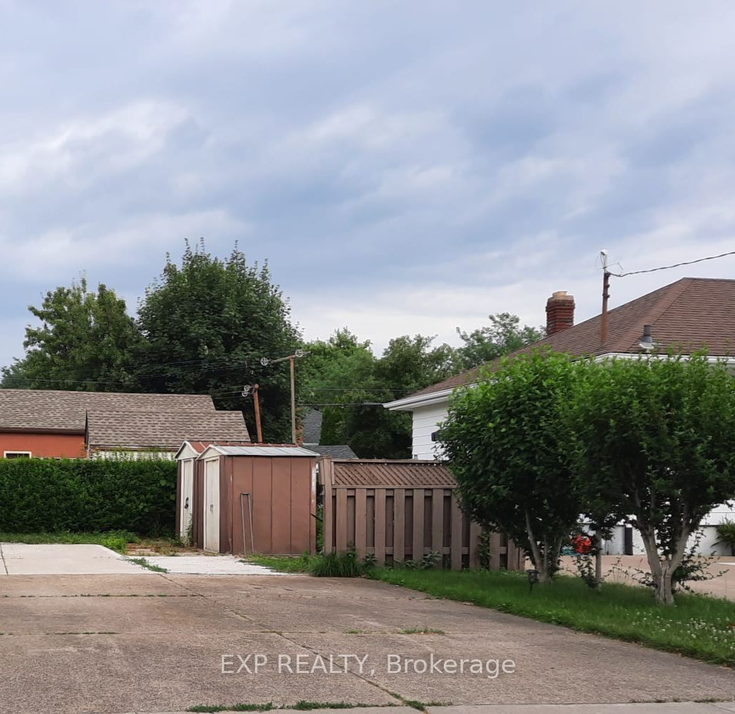 92 Margery Avenue, St. Catharines, ON L2R 6K1 photo 3