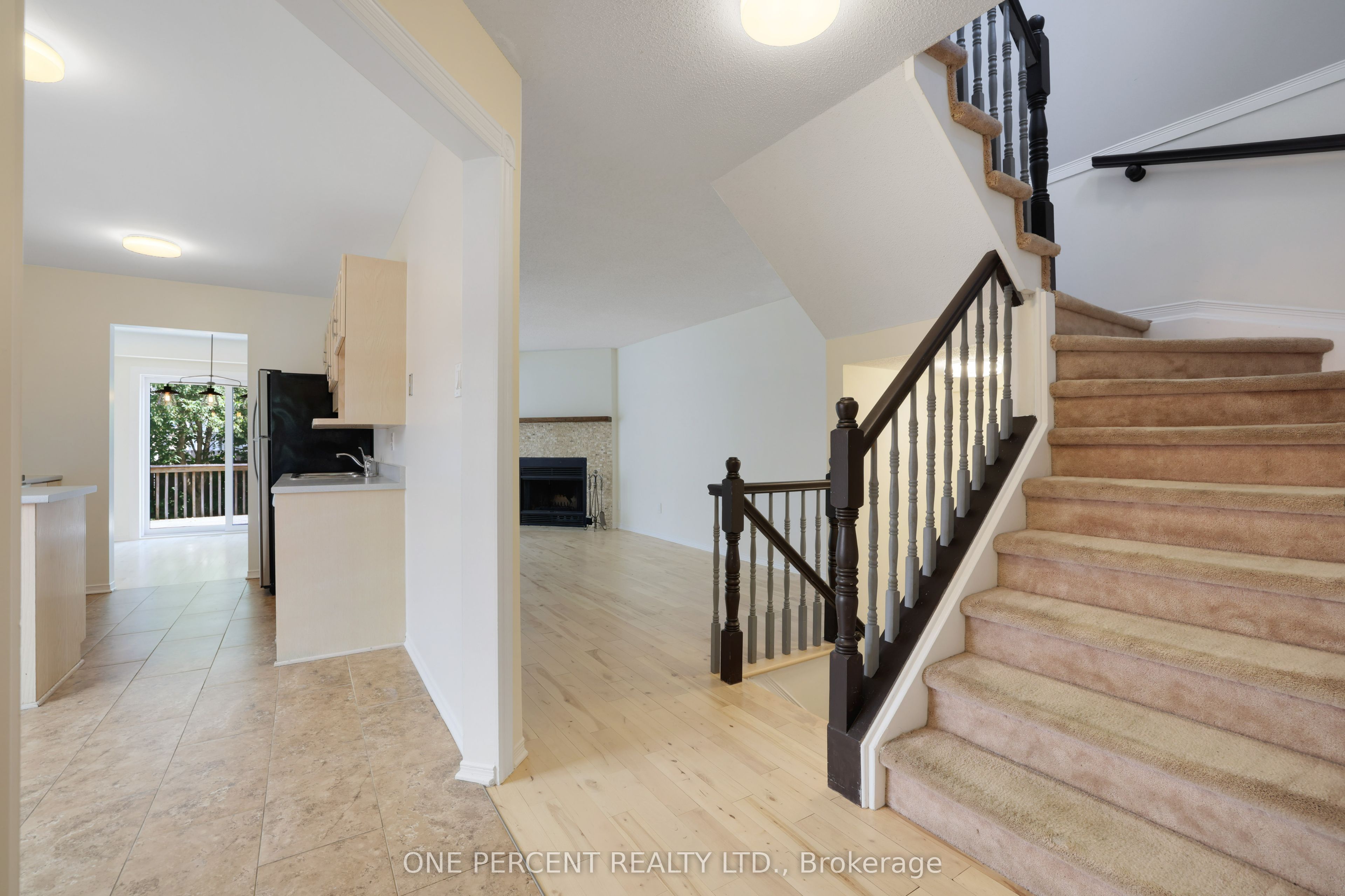 9 Harrington Court, Kanata, ON K2K 2S7 photo 4
