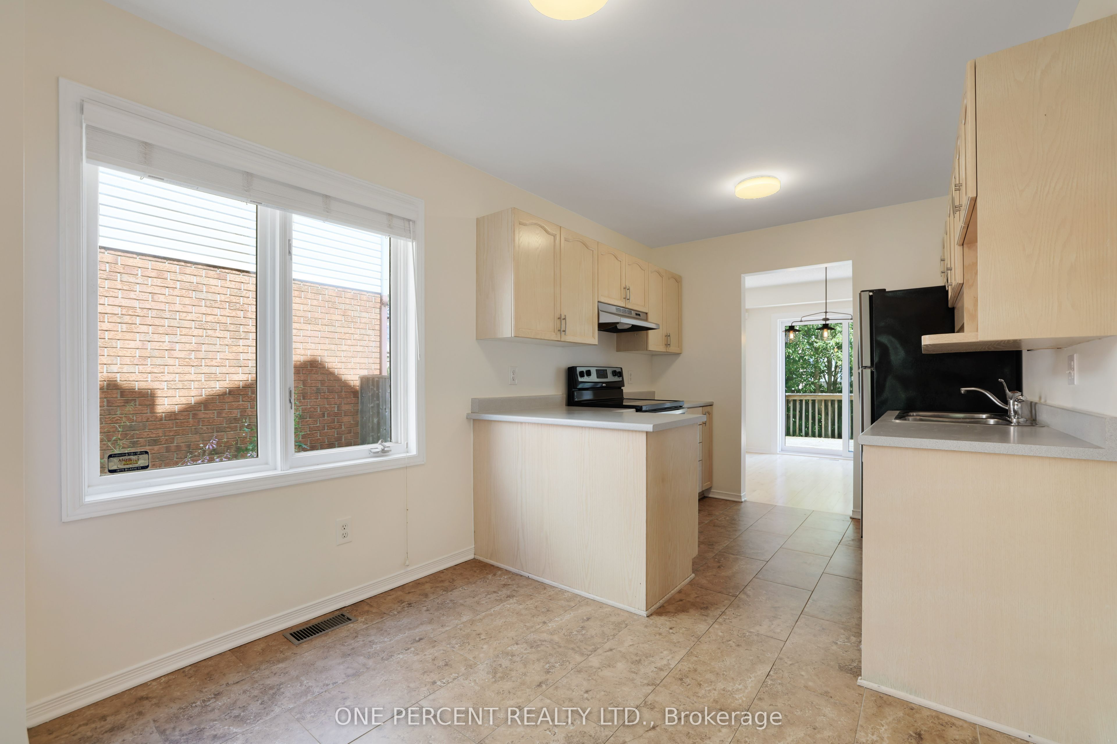 9 Harrington Court, Kanata, ON K2K 2S7 photo 5