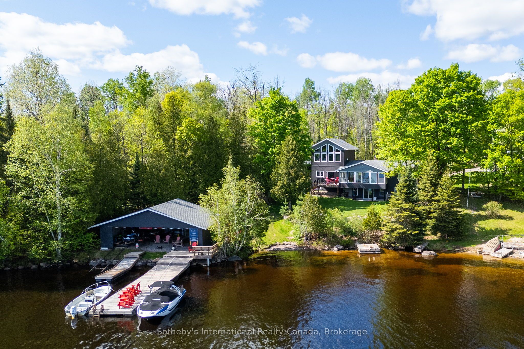 126 CHAPMAN Drive S, Magnetawan, ON P0A 1P0