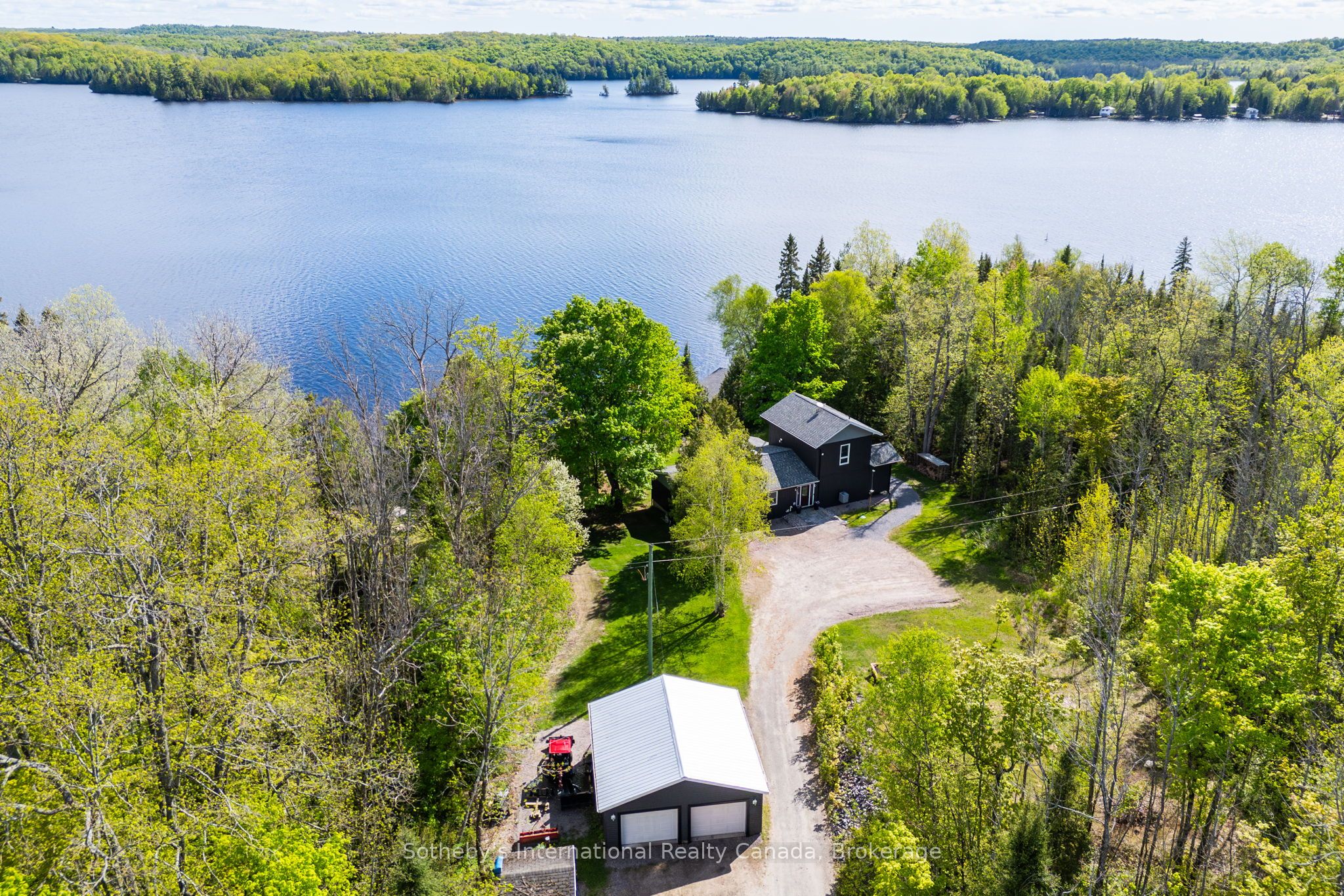 126 CHAPMAN Drive S, Magnetawan, ON P0A 1P0 photo 2