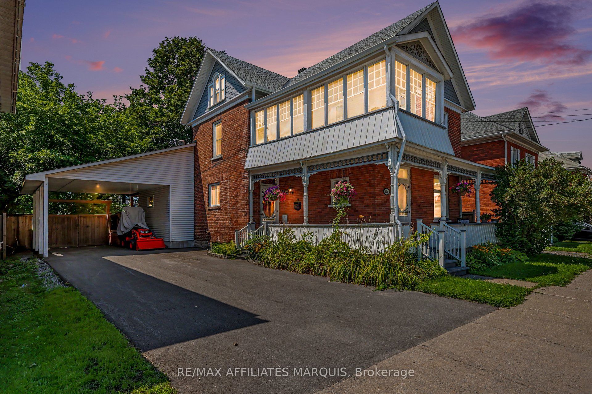 100 Elmsley Street N, Smiths Falls, ON K7A 2H2 photo 2