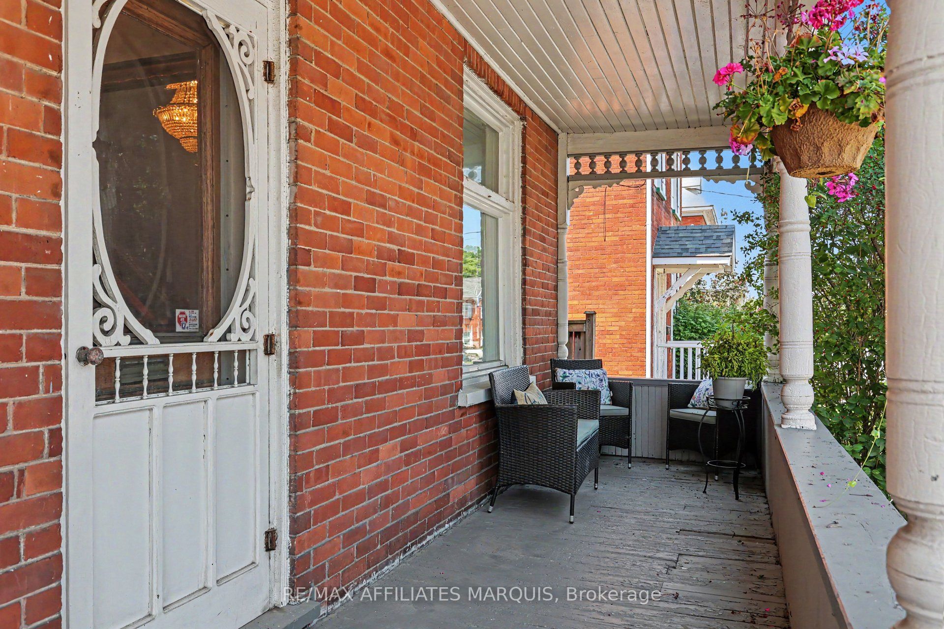 100 Elmsley Street N, Smiths Falls, ON K7A 2H2 photo 5