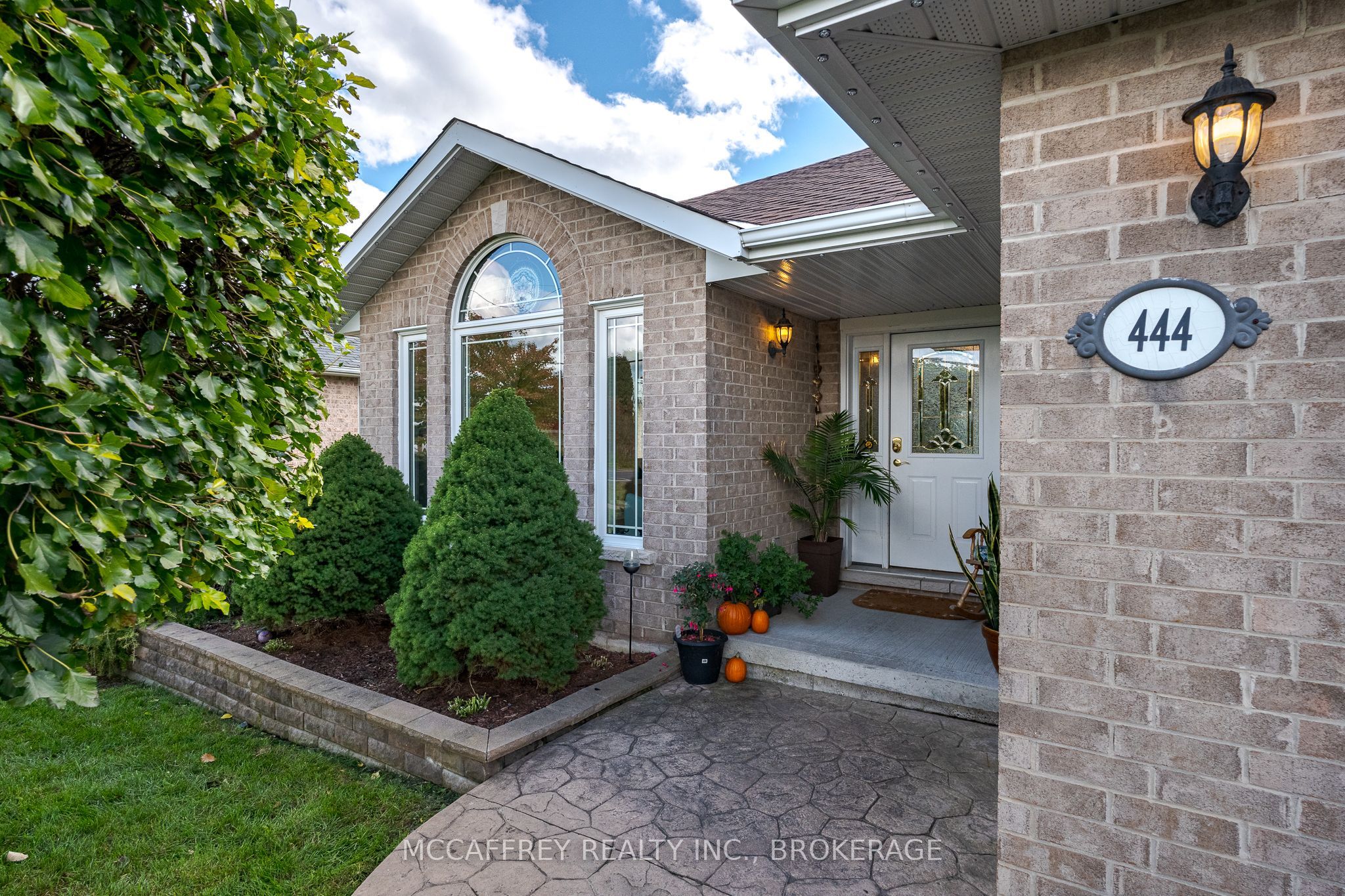 444 BRIDGE Street W, Greater Napanee, ON K7R 3L1 photo 2
