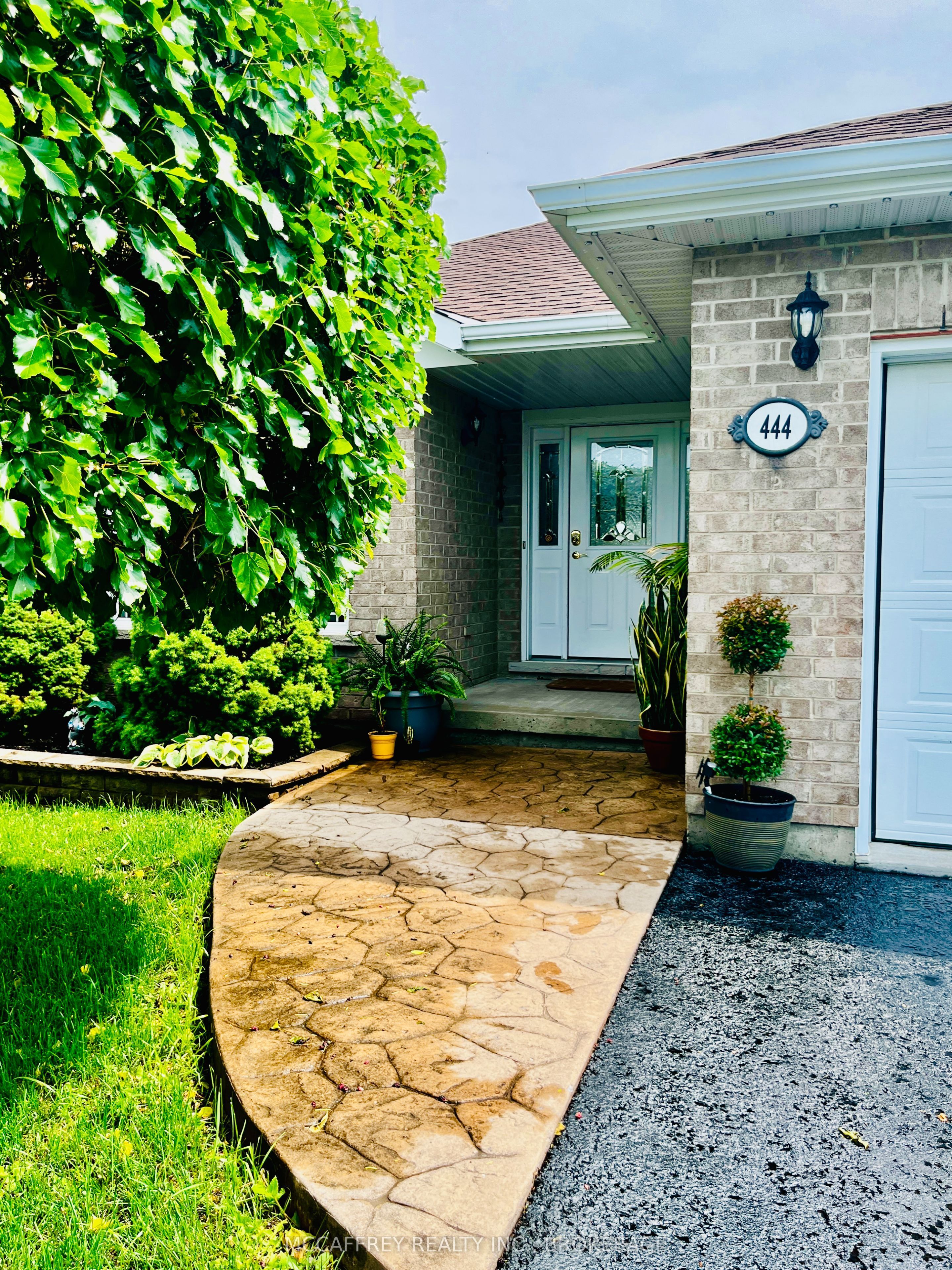 444 BRIDGE Street W, Greater Napanee, ON K7R 3L1 photo 3