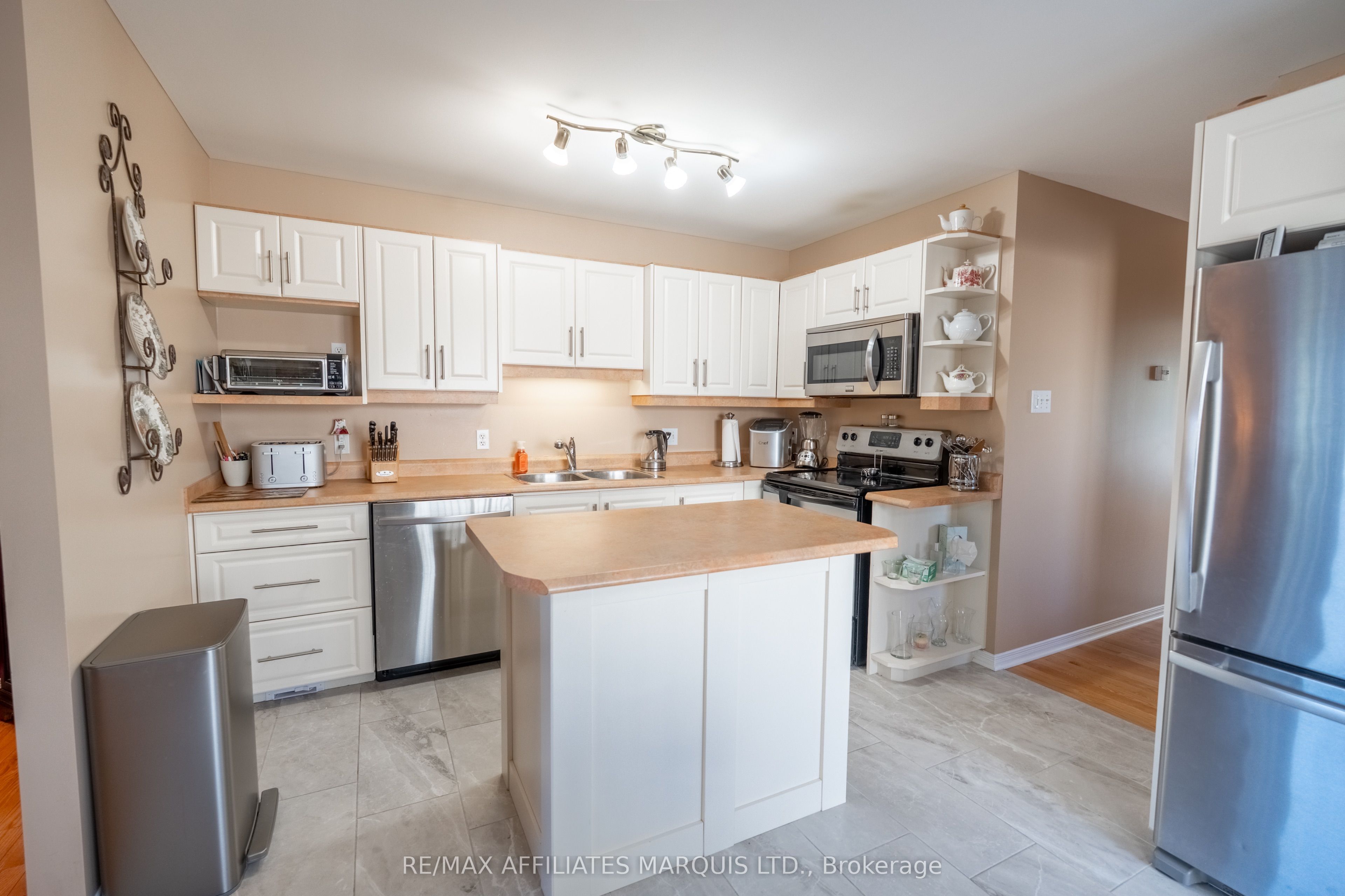 1851 Cumberland Street, Cornwall, ON K6J 0A1 photo 5