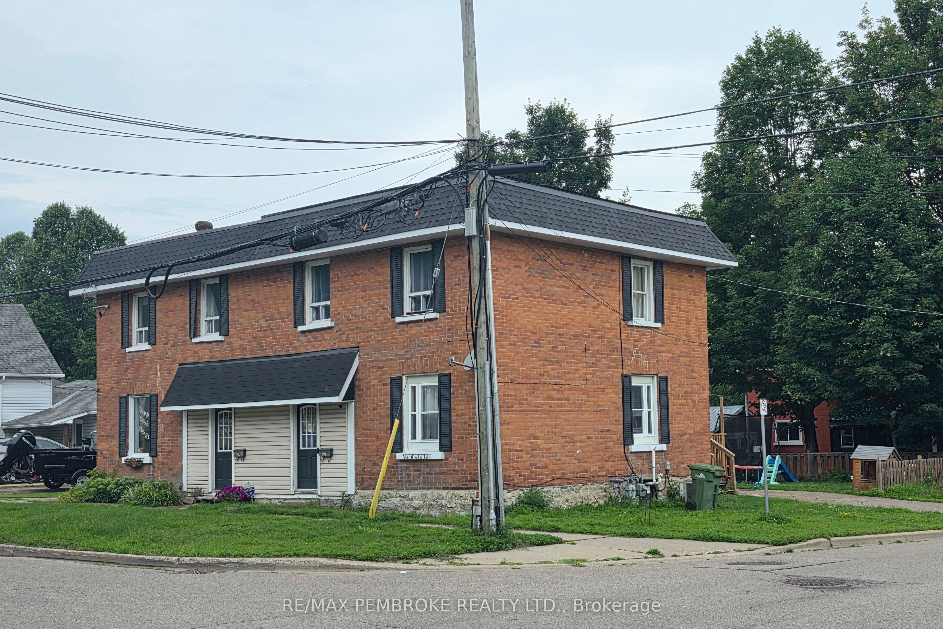 503 Miller Street, Pembroke, ON K8A 5Z7 photo 2