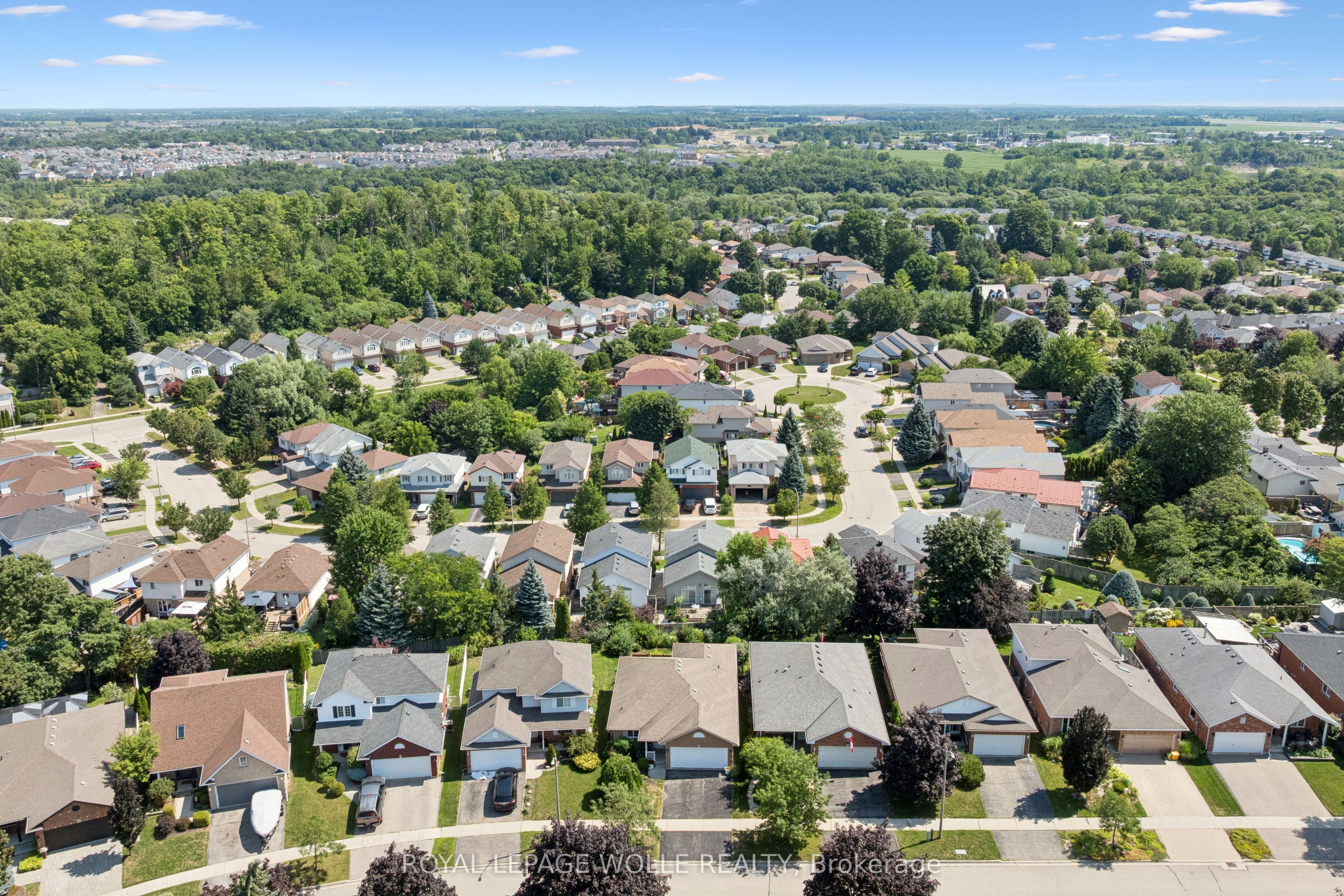 187 WESTCHESTER Drive, Waterloo, ON N2B 3M8